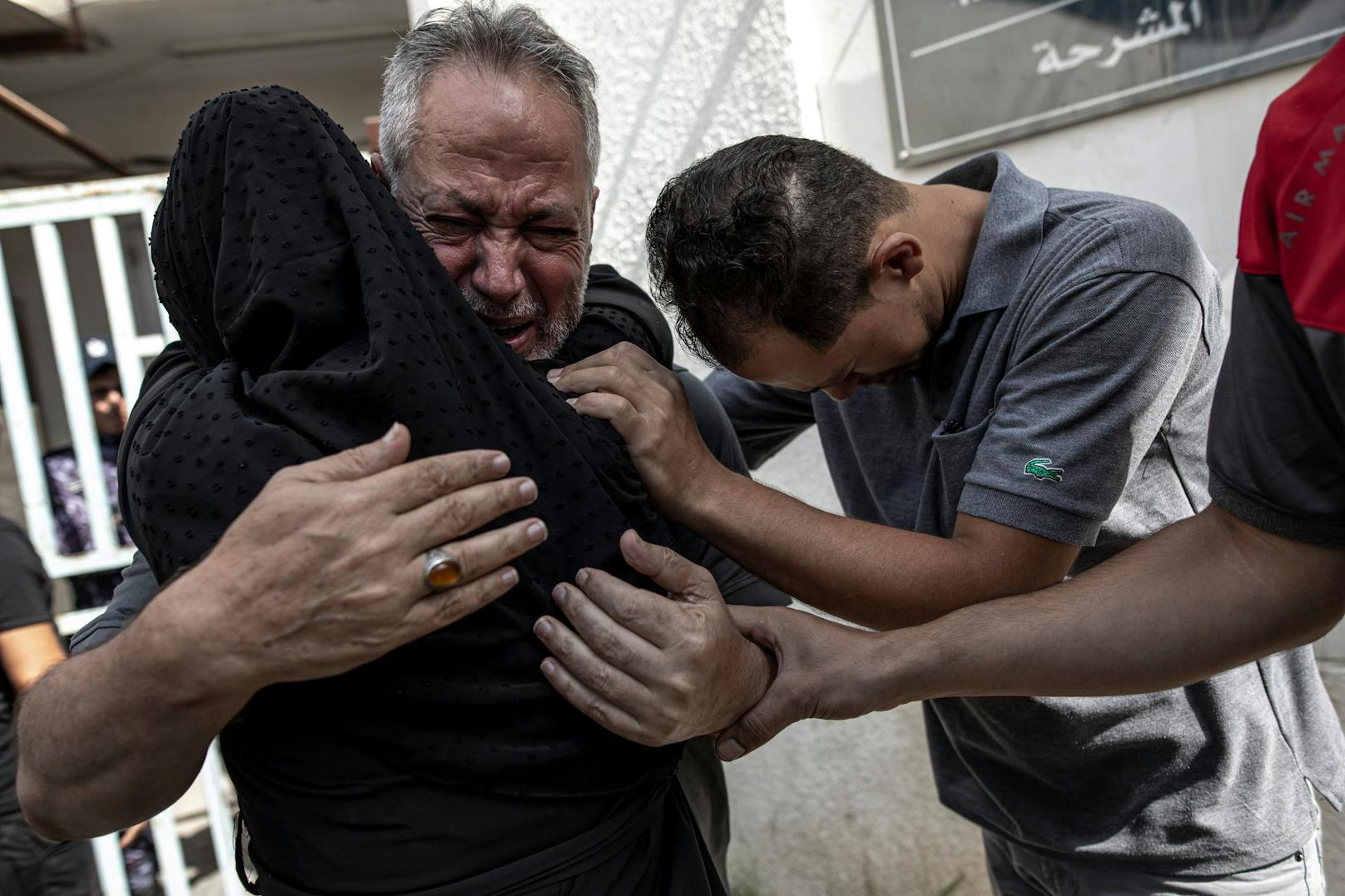 Seit Freitag starben nach Angaben des palästinensischen Gesundheitsministeriums 29 Menschen. Mindestens 253 seien verletzt worden.