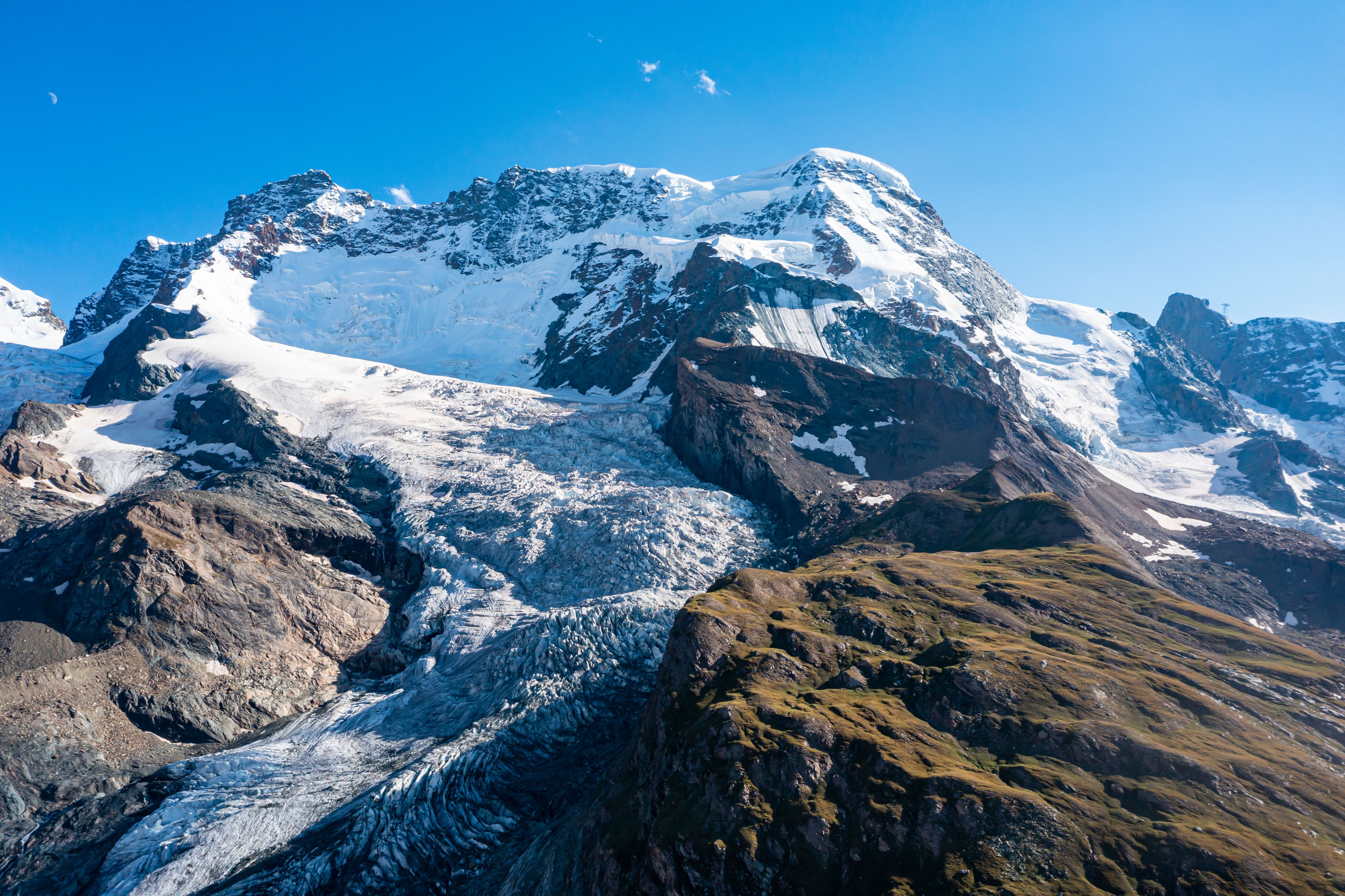 Download von www.picturedesk.com am 08.08.2022 (13:13).  Ridge of Gorner Glacier in Pennine Alps - 20211122_PD14027 - Rechteinfo: Royalty Free (RF) Model Released