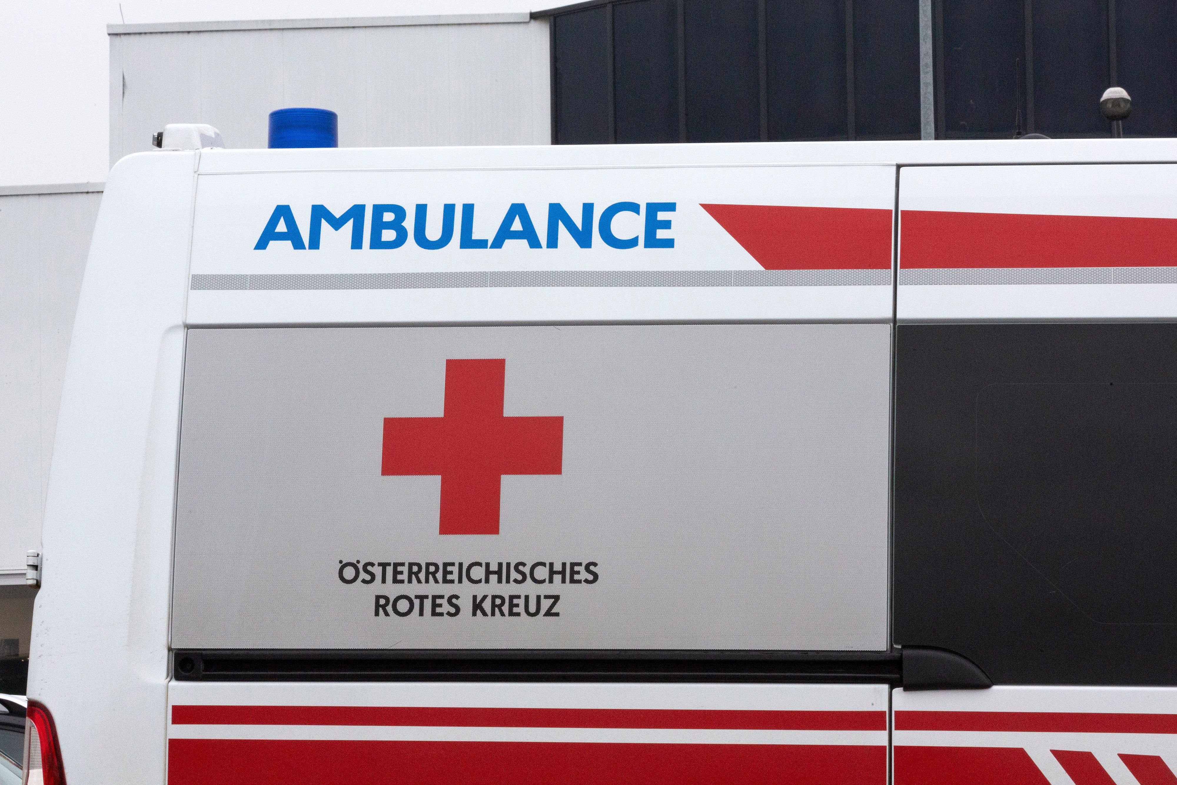 Die Rettung brachte den Mann ins Krankenhaus-