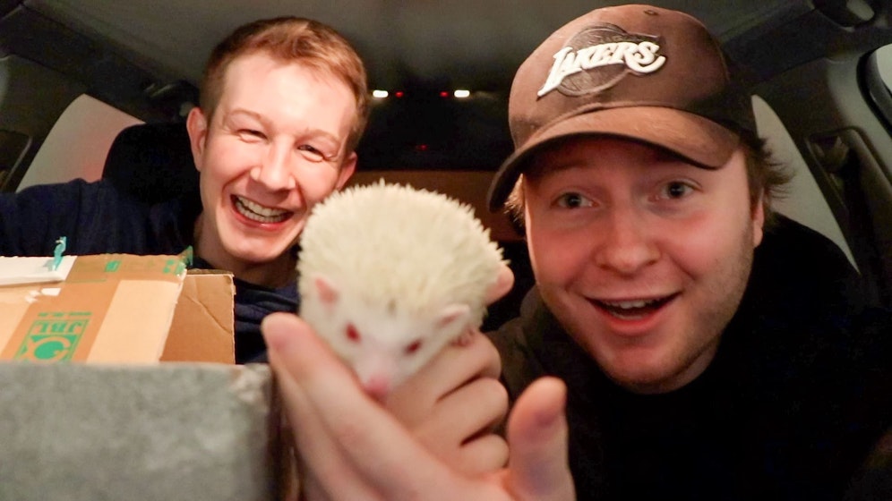 Der 26-jährige Mike Vallas (re.) in einem seiner zahlreichen 