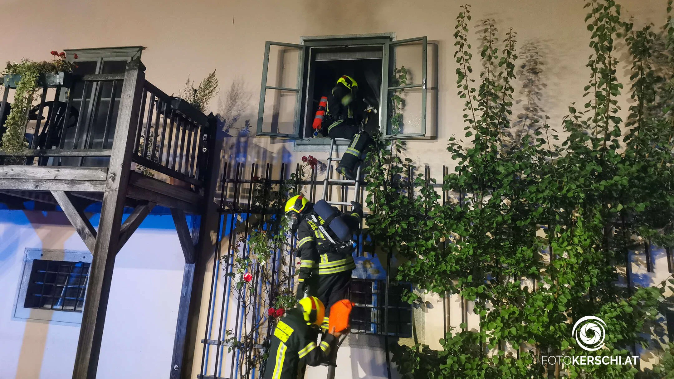 Brand in einem Mehrparteienhaus