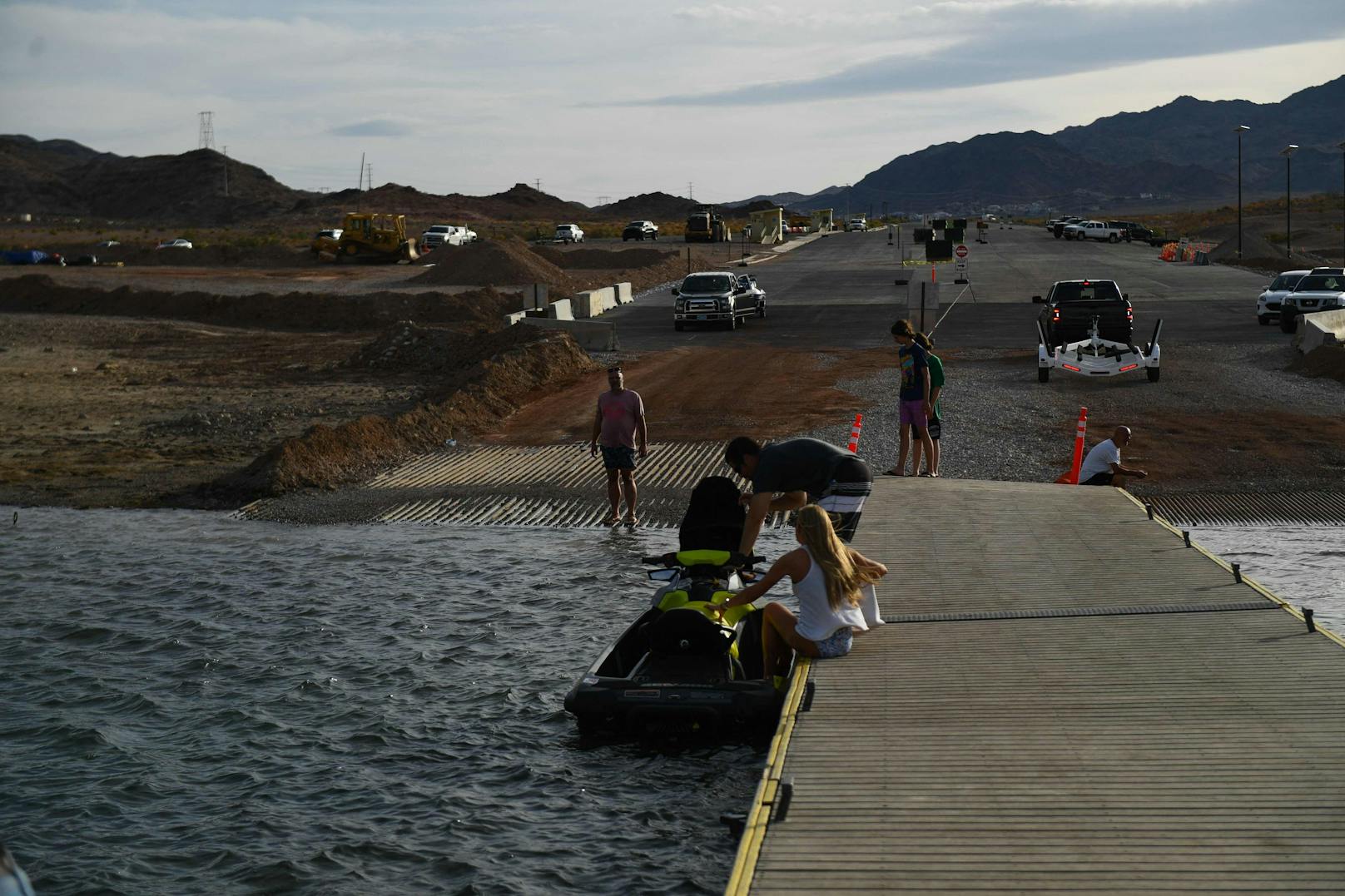 Sinkende Wasserstände führen zur Aufdeckung weiterer Leichen im Lake Mead.