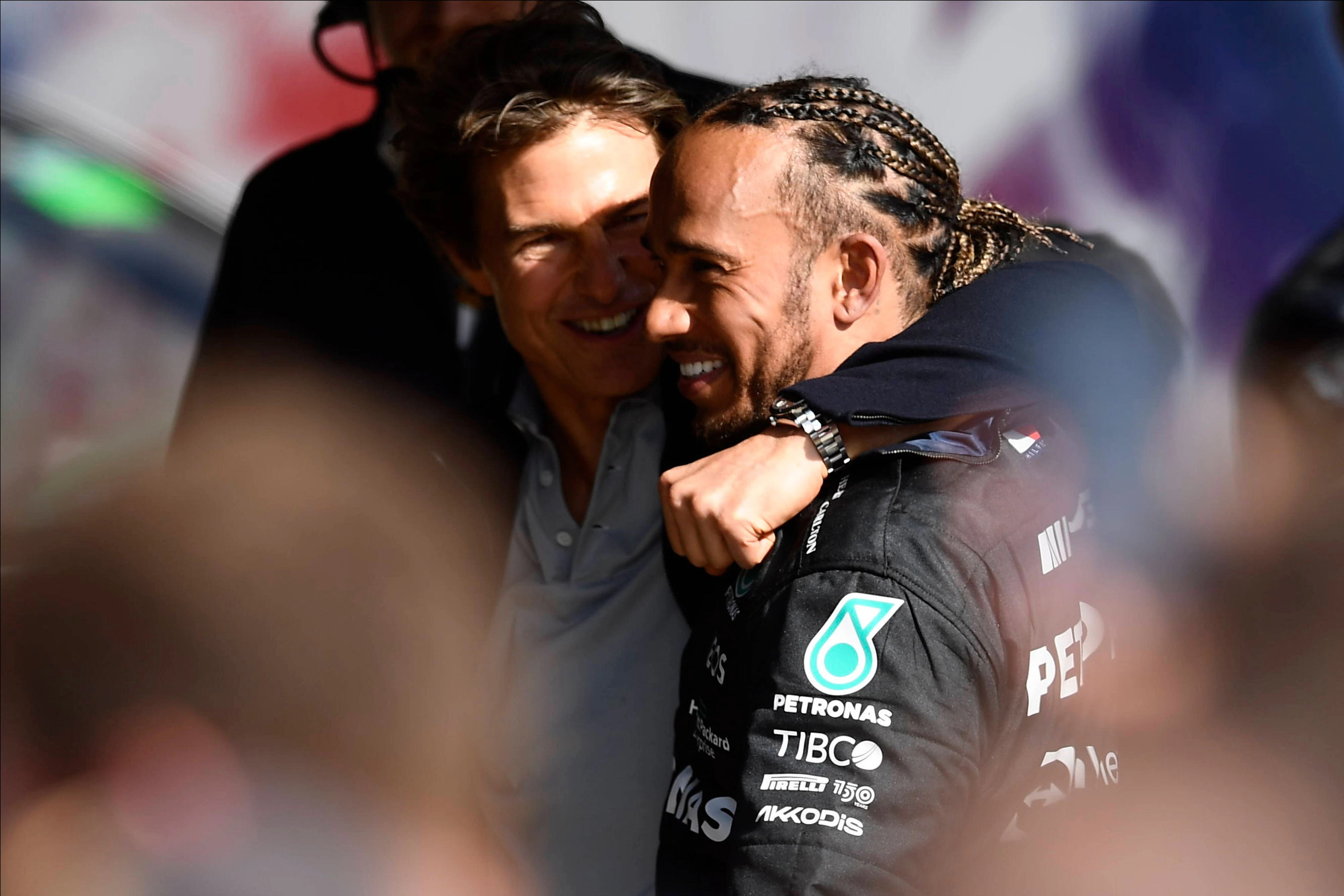 Lewis Hamilton (r.) mit Hollywood-Star Tom Cruise.