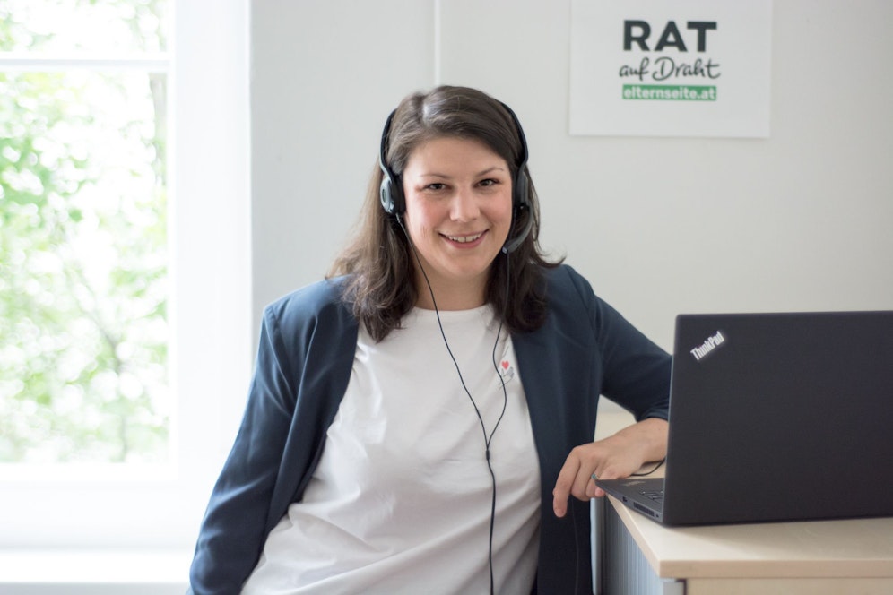 Man wolle einen starke Schulter für Sorgen und Ängste bieten, sagt Corinna Harles, psychologische Leiterin der Rat auf Draht Elternseite.