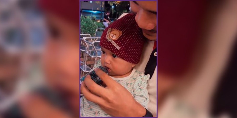 Die Mutter war bei der Szene anwesend, griff aber nicht ein.