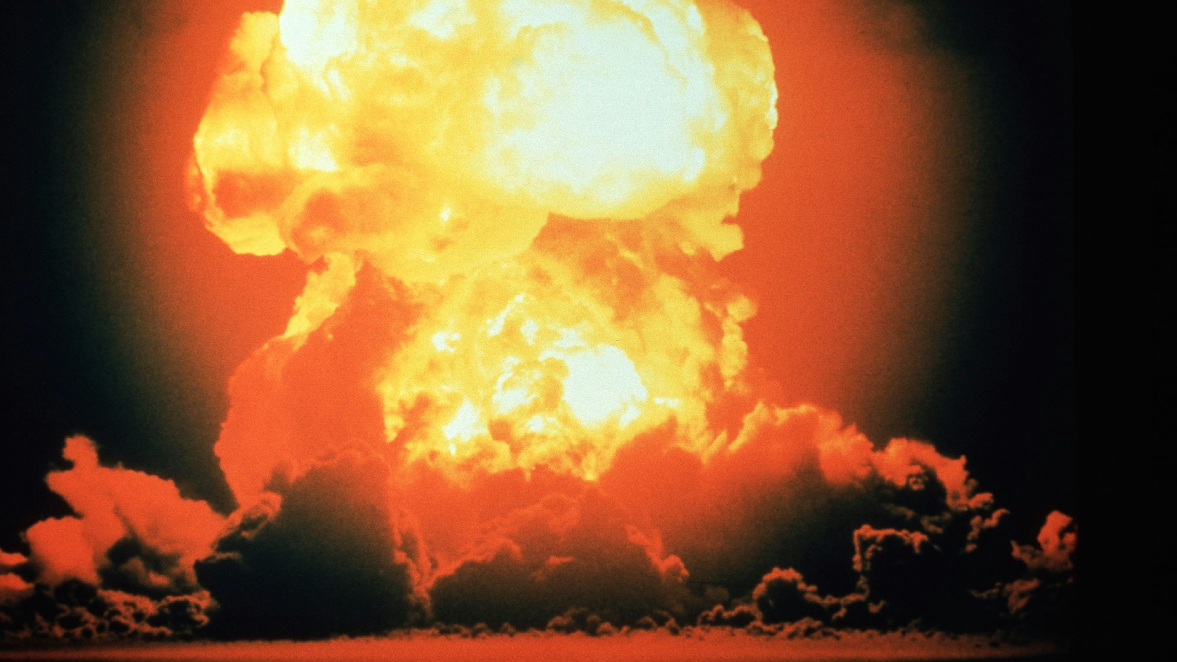 Eine Atombombenexplosion im Bikin-Atoll 1956. 