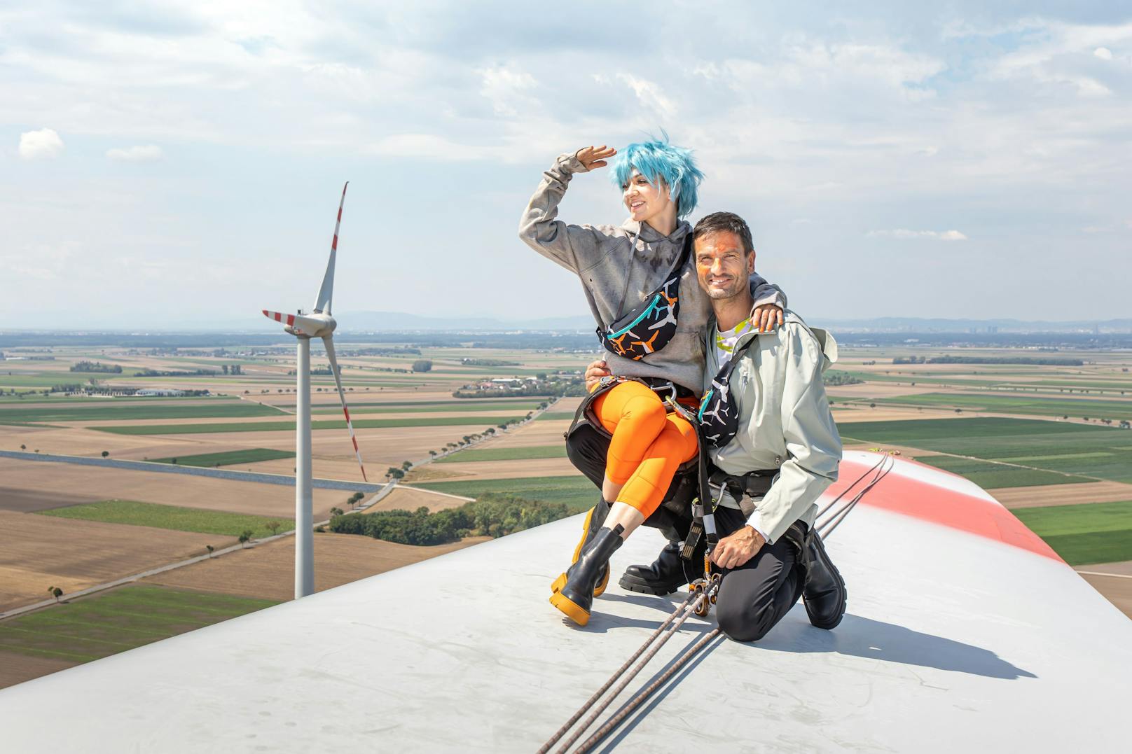 Windrad als Laufsteg für nachhaltige Mode aus Österreich
