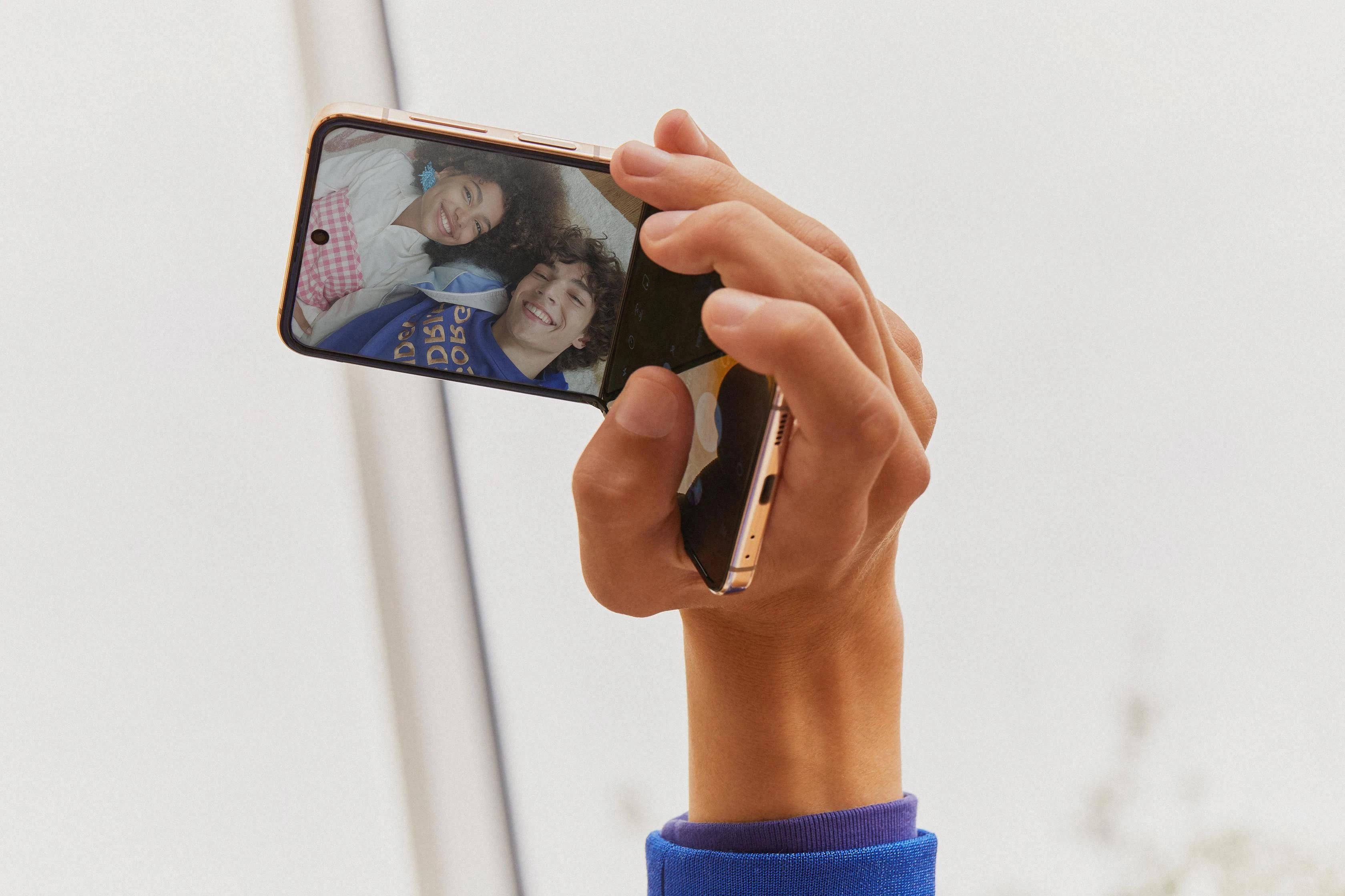 Beim Sale mit dabei: Das Samung Galaxy Z Flip4.