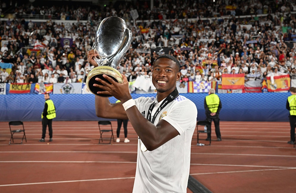David Alaba mit dem Supercup