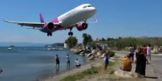 Airbus verfehlt bei Landung Schaulustige nur haarscharf