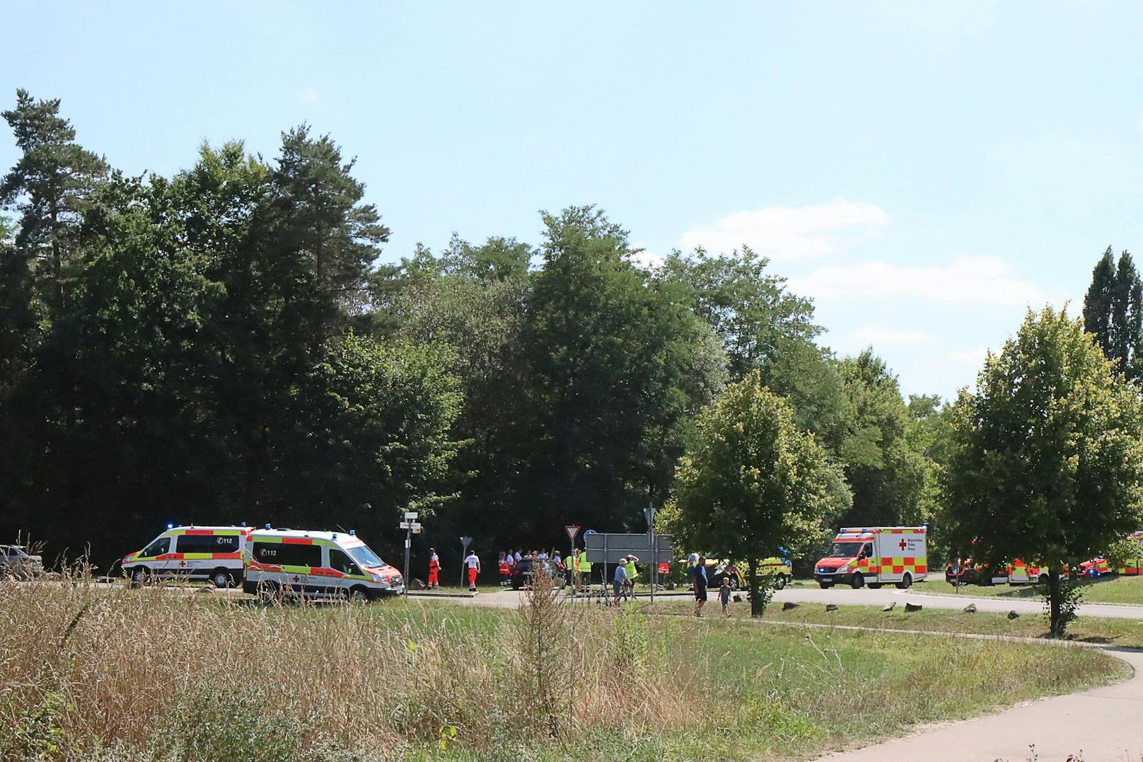 Im Legoland bei Günzburg (D.) kam es am Donnerstag zu einem Achterbahn-Unfall- Zahlreiche Rettungskräfte standen im Einsatz.