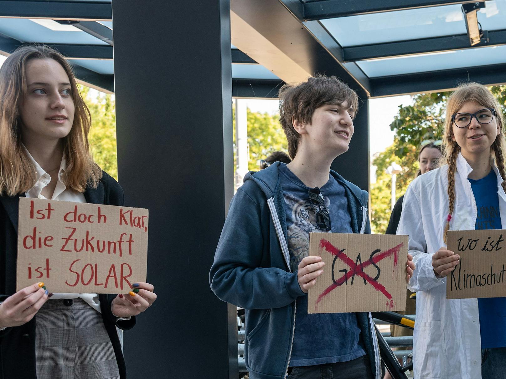 Demonstration von Fridays for Future - Forderung nach gesetzlicher Grundlage für den Klimaschutz vor dem Umweltministerium am 12. August 2022 in Wien.