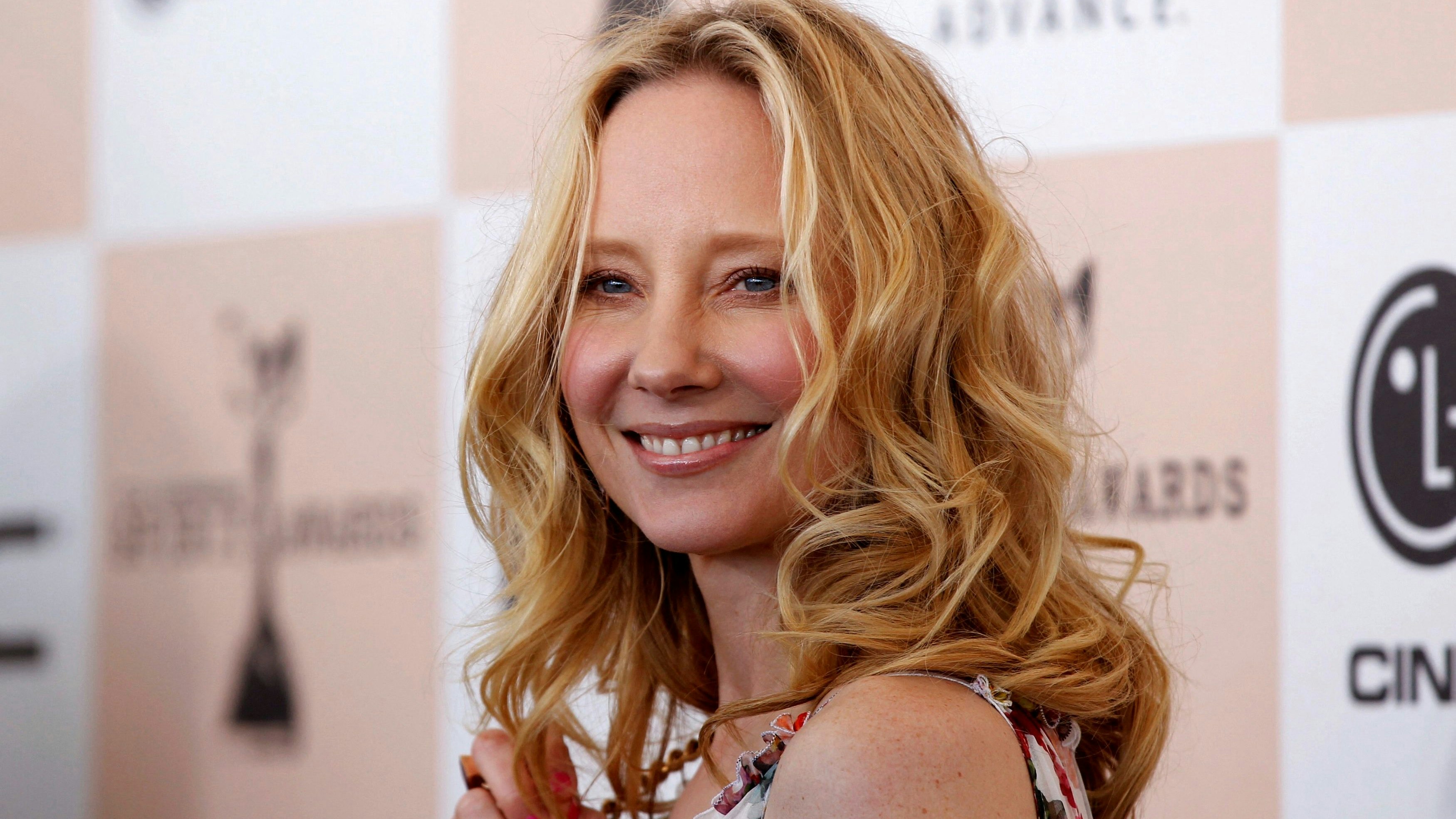 Anne Heche arrives at the 2011 Film Independent Spirit Awards in Santa Monica, California February 26, 2011. REUTERS/Danny Moloshok/File Photo