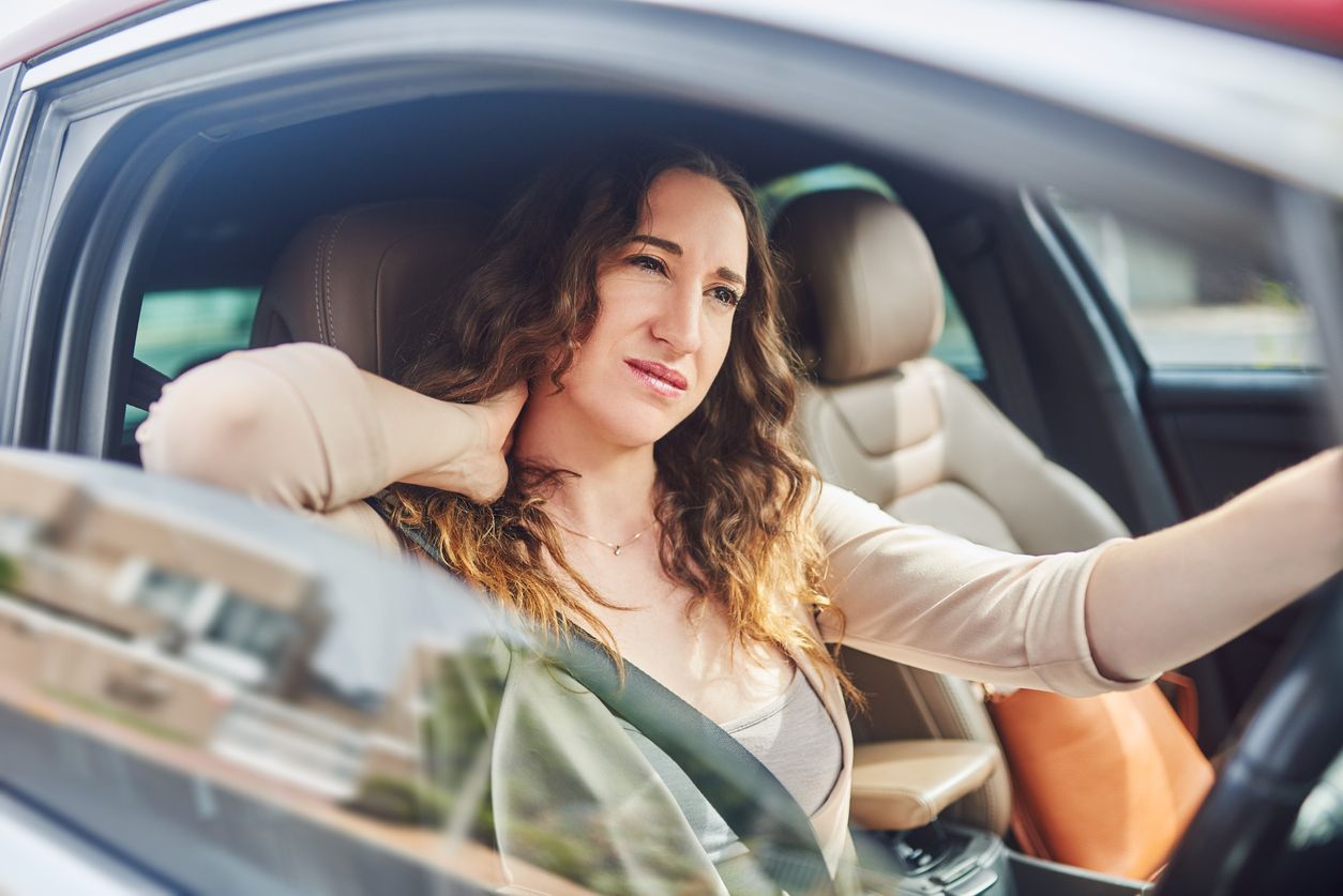 Physiotherapeut*innen am Orthopädischen Spital Speising drängen, dass Autofahrer bei langen Urlaubs-Trips nicht nur rasten, sondern auch ihren Körper in Schwung halten sollen.