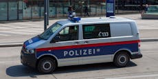 Mann raubt Halskette und attackiert Wiener Polizisten