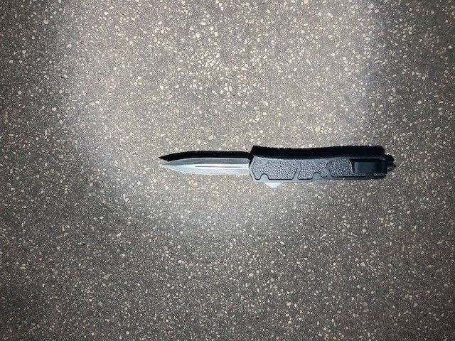 Mit diesem Messer attackierten die Angreifer zwei Jugendliche in Wien.