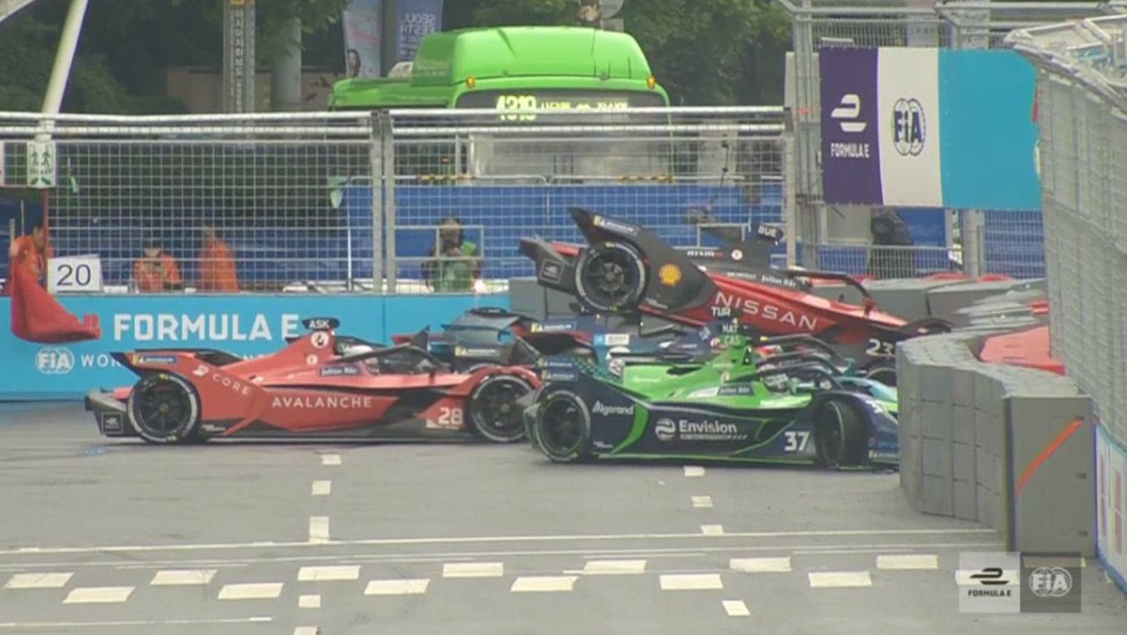 Kurioser Crash in der Formel-E.