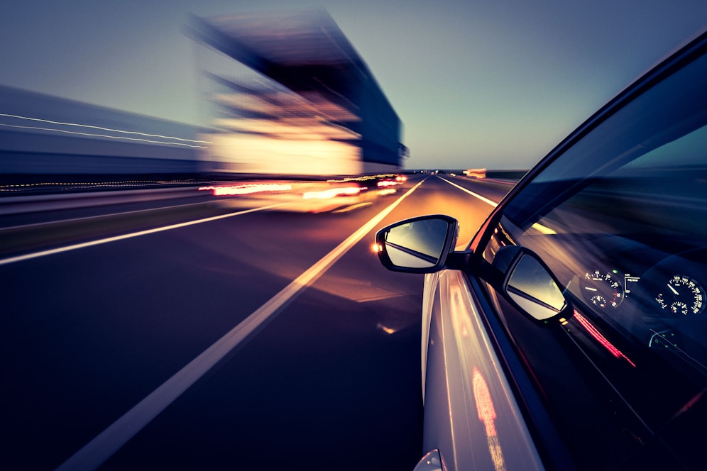 Eine Zivilstreife zog den 23-jährigen Rowdy im Bezirk Linz-Land aus dem Verkehr. (Symbolbild)