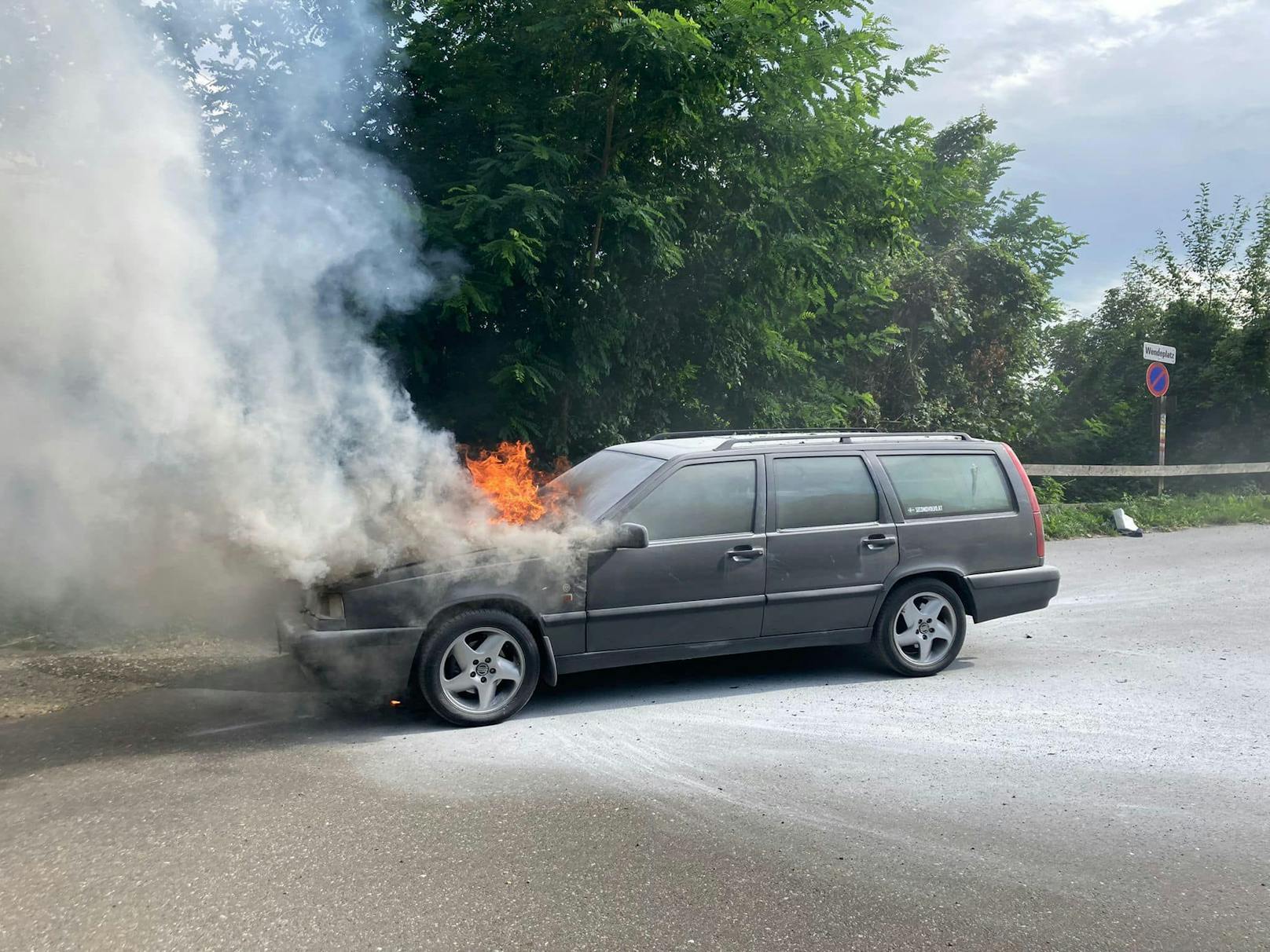 ... die Feuerwehren aus Aggsbach-Dorf und Melk ...