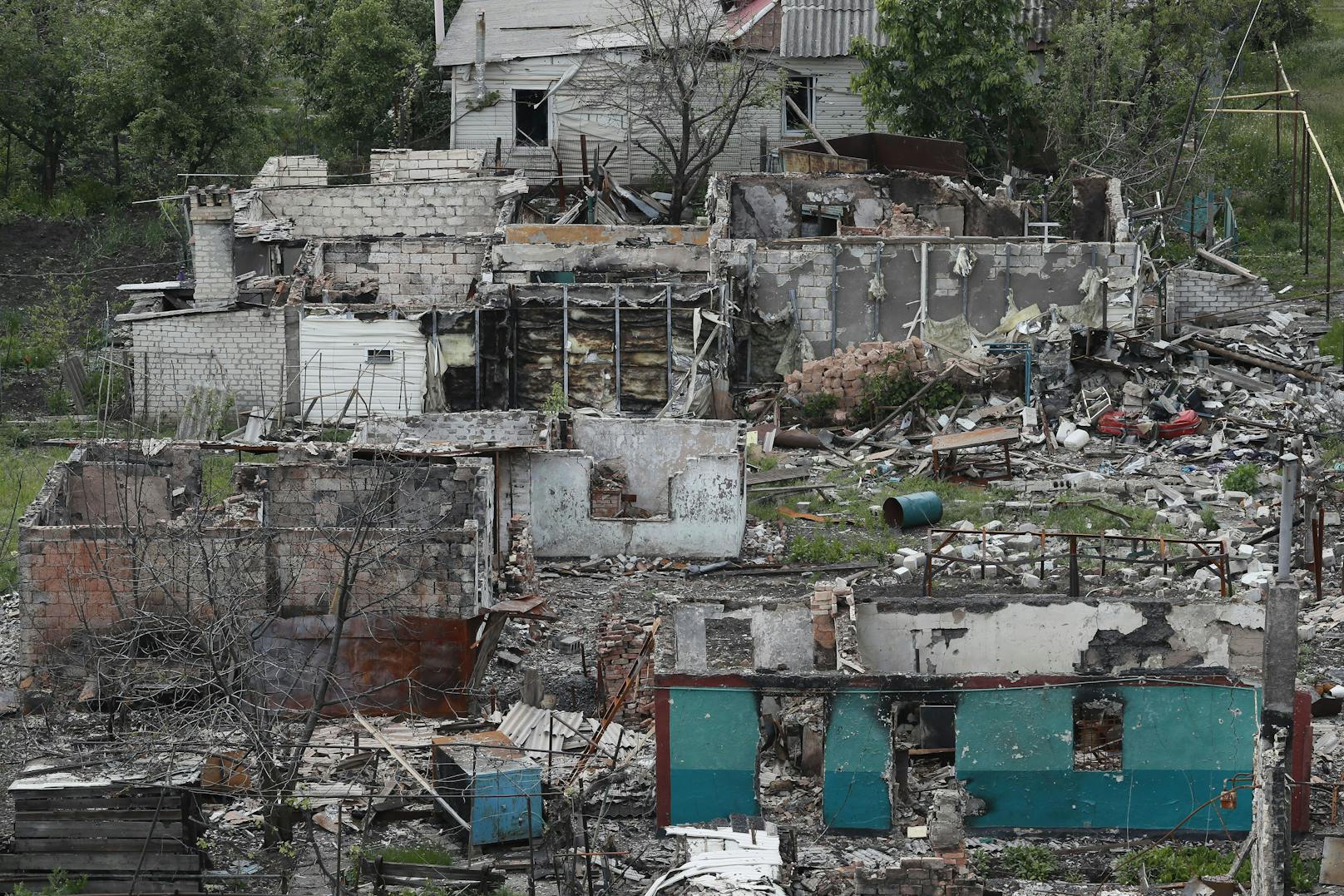 Der Ort im Oblast Luhansk wurde schwer in Mitleidenschaft gezogen.