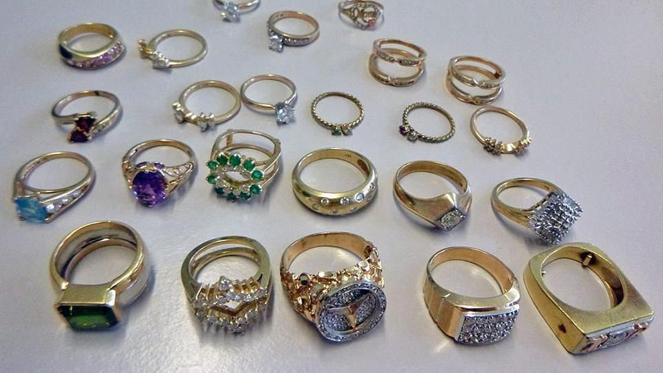 Allein der Schmuck hat einen Wert von 20’000 Euro.