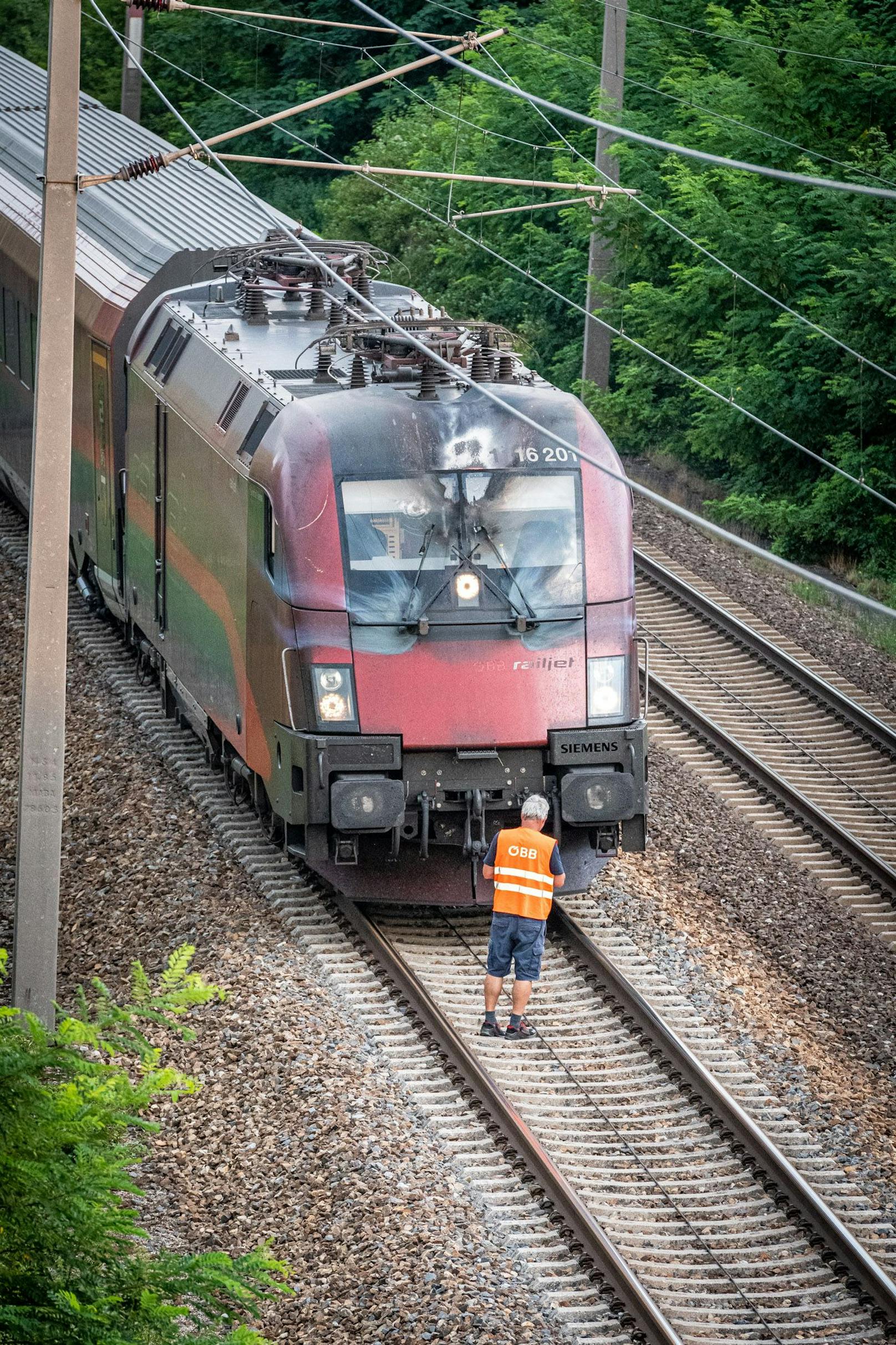 Der defekte Zug auf der Westbahnstrecke