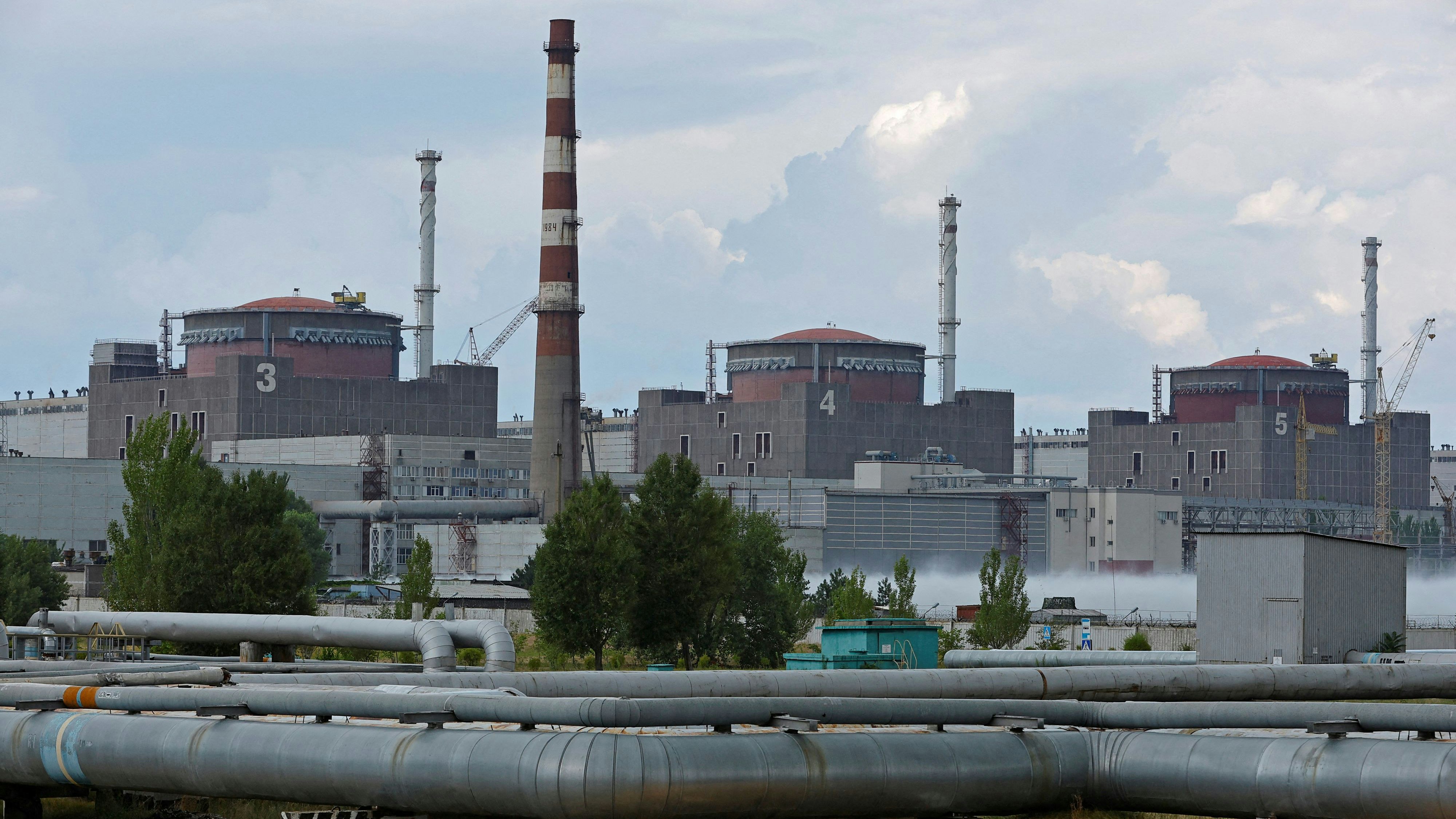 A view shows the Zaporizhzhia Nuclear Power Plant in the course of Ukraine-Russia conflict outside the Russian-controlled city of Enerhodar in the Zaporizhzhia region, Ukraine August 4, 2022. REUTERS/Alexander Ermochenko