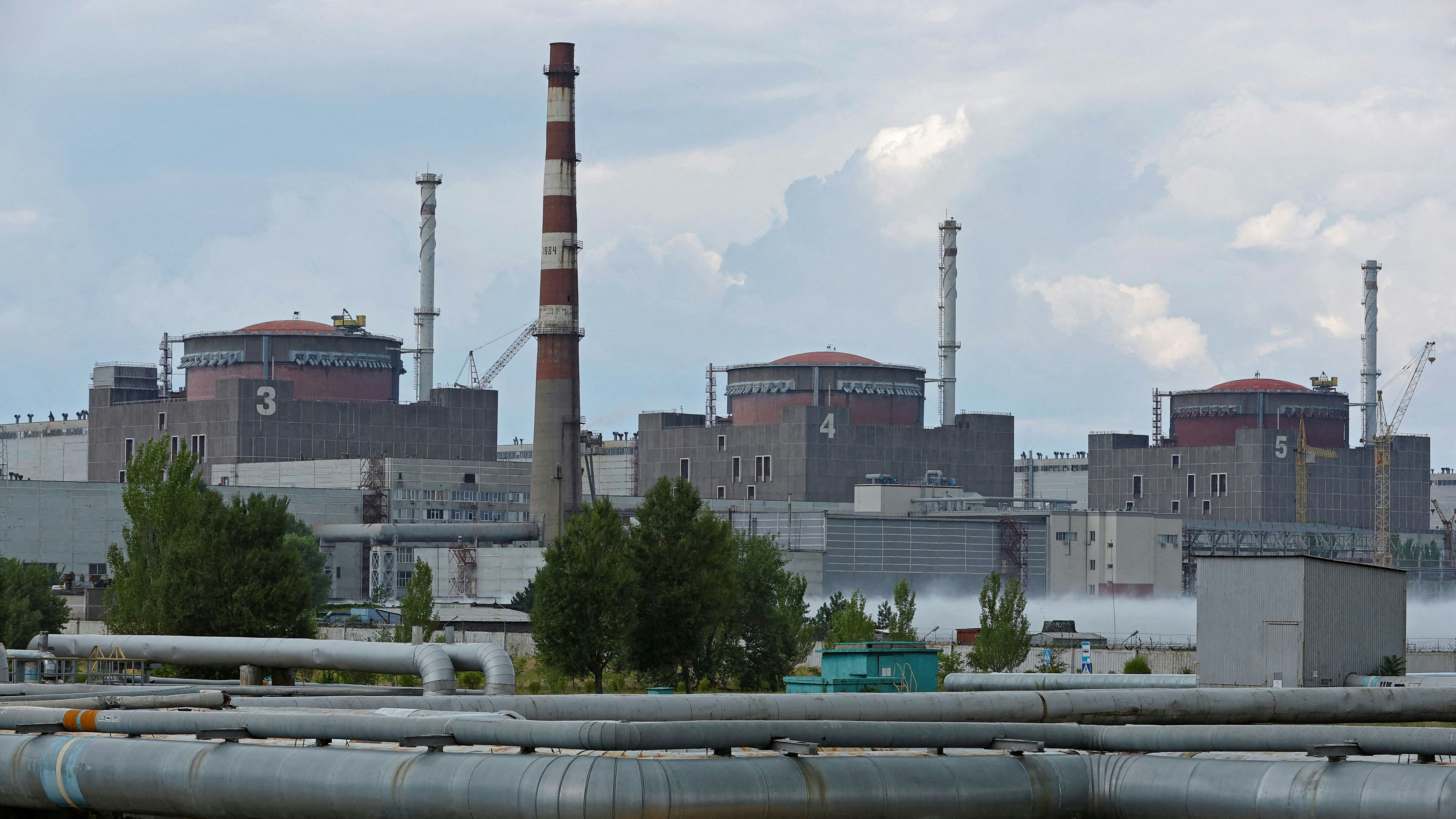 A view shows the Zaporizhzhia Nuclear Power Plant in the course of Ukraine-Russia conflict outside the Russian-controlled city of Enerhodar in the Zaporizhzhia region, Ukraine August 4, 2022. REUTERS/Alexander Ermochenko