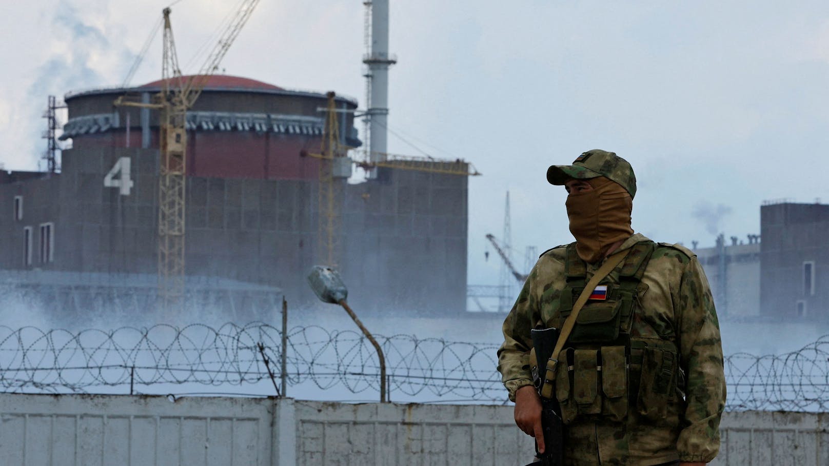 Das Atomkraftwerk Saporischschja im Süden der Ukraine ist nach russischem Beschuss erneut vom Stromnetz getrennt.