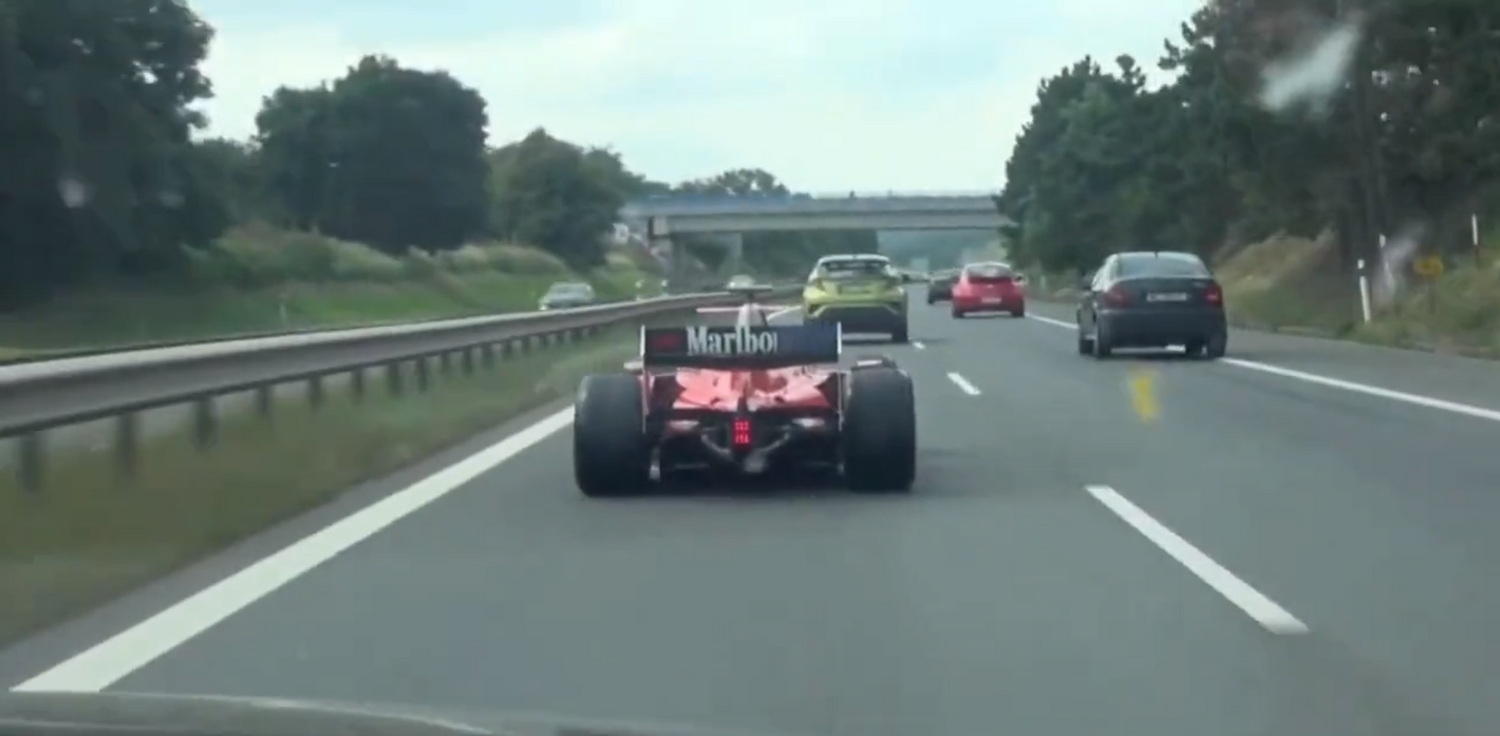 Video zeigt, wie Formel1-Ferrari über Autobahn brettert