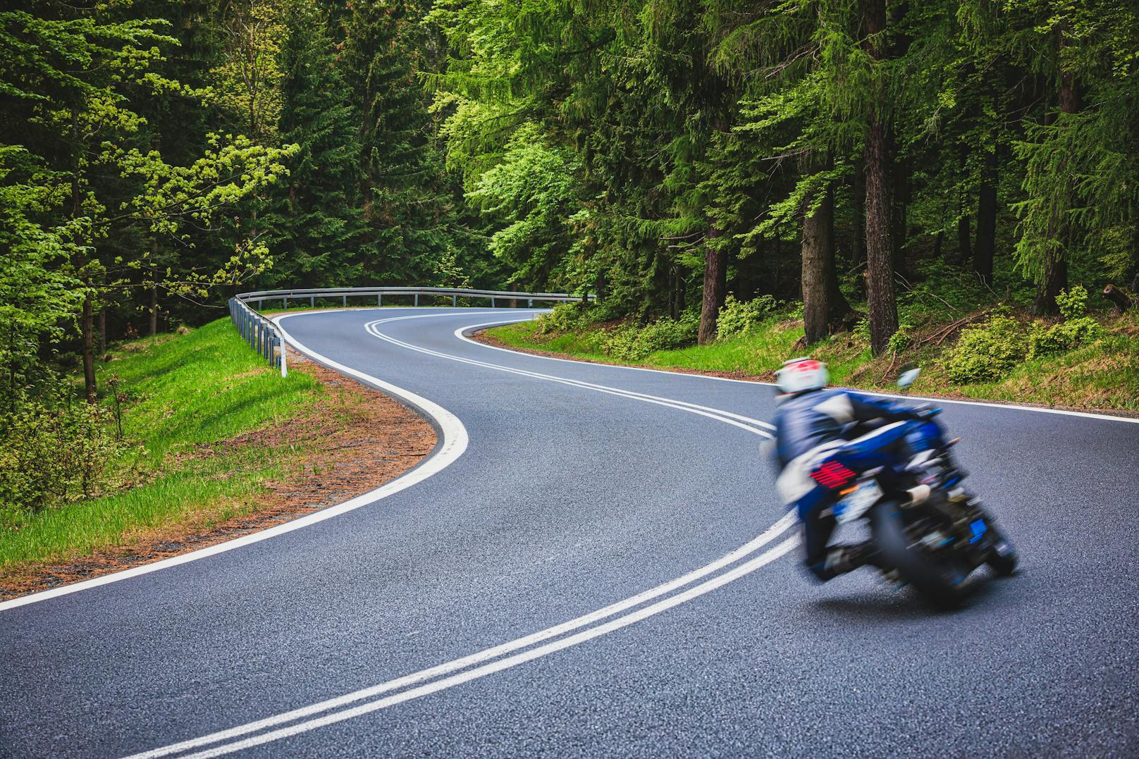 Geblitzt! Motorradfahrer rast mit 191 km/h durch Salzburg