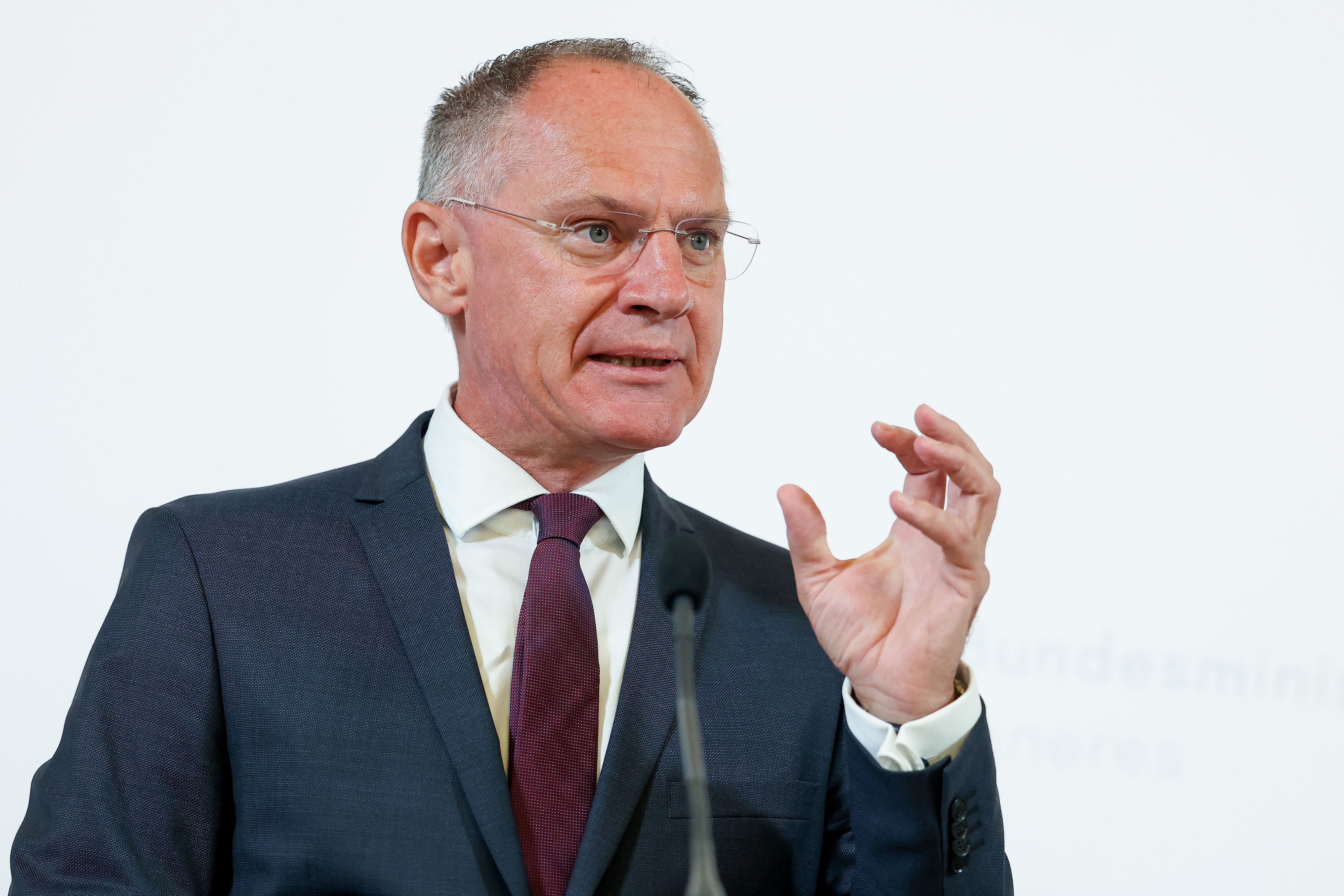 Bundesminister für Inneres Gerhard Karner (ÖVP) bei einer Pressekonferenz.