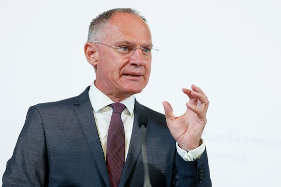 Bundesminister für Inneres Gerhard Karner (ÖVP) bei einer Pressekonferenz.