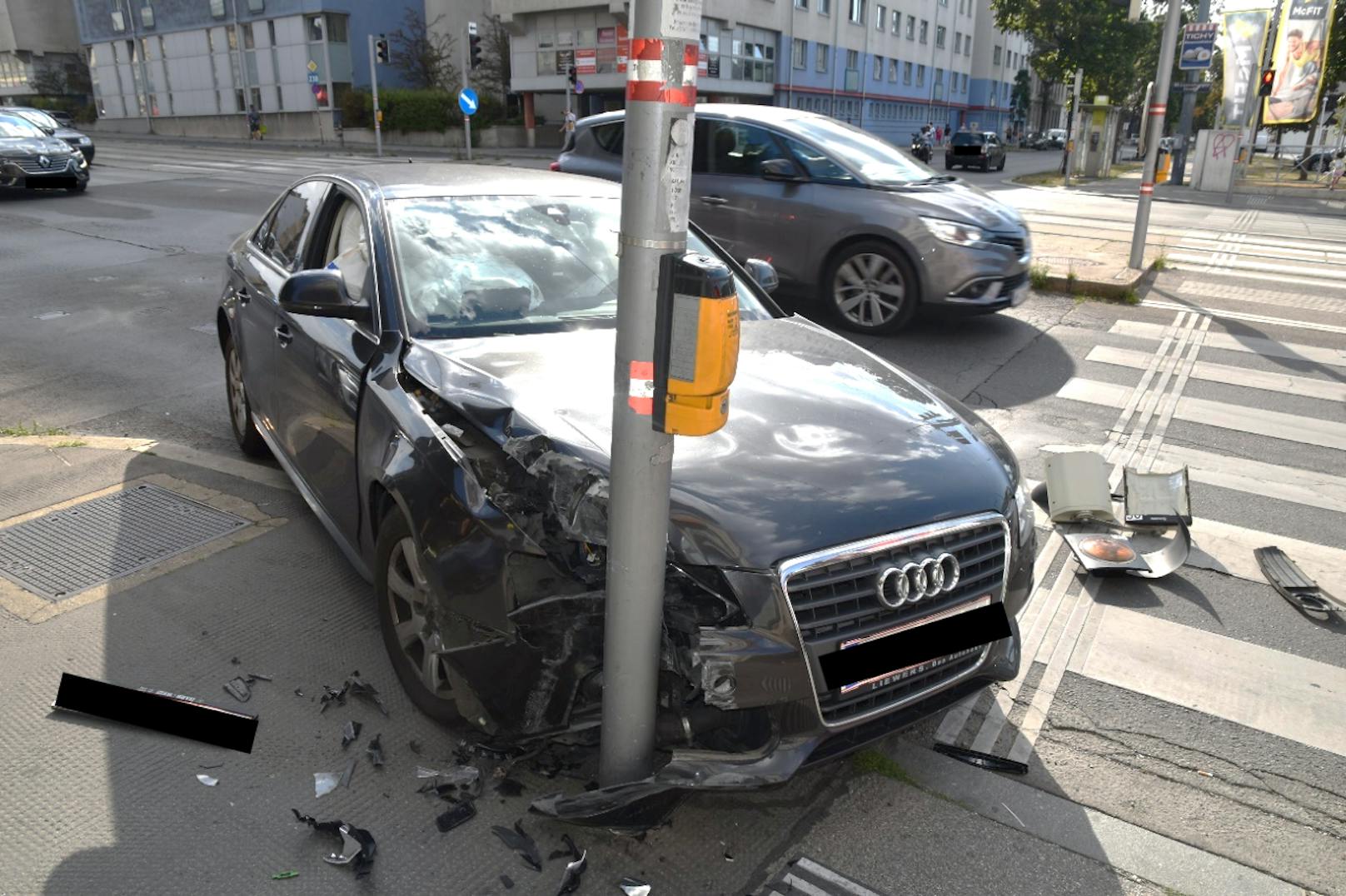Der Lenker des Audis hatte freie Fahrt. Der Unfallverursacher flüchtete vom Unfallort.
