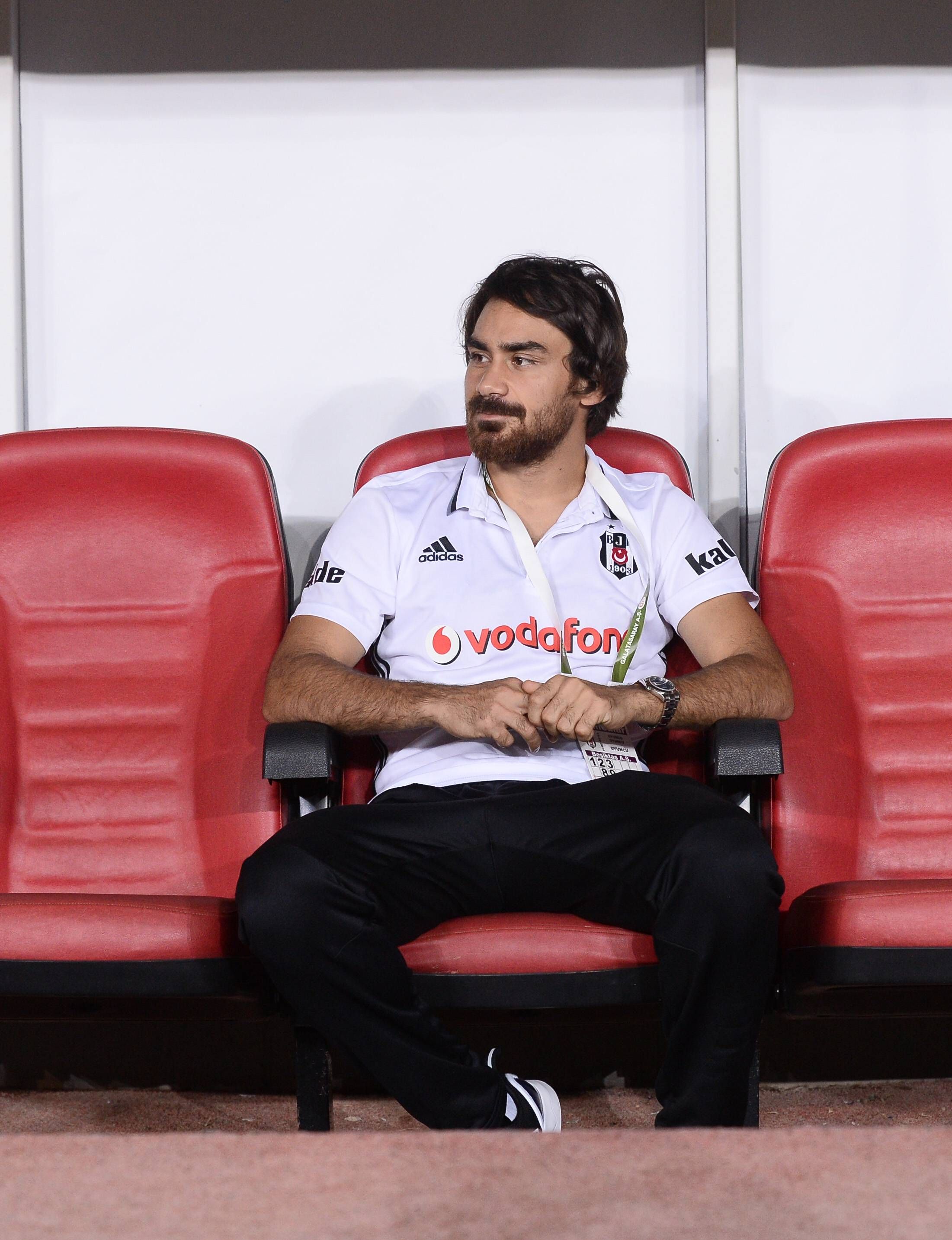 Veli Kavlak 2016 auf der Besiktas-Bank