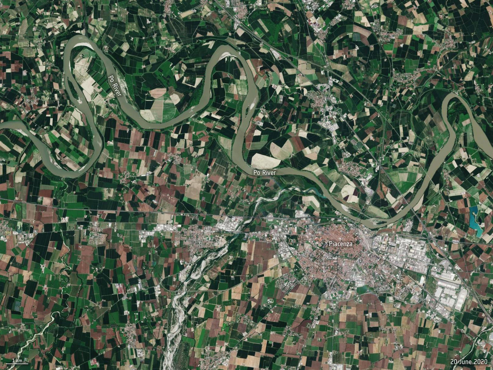 Diese Serie aus drei Satellitenbildern zeigt, wie der Po im Norden Italiens seit 2020 (im Bild) immer mehr austrocknet.