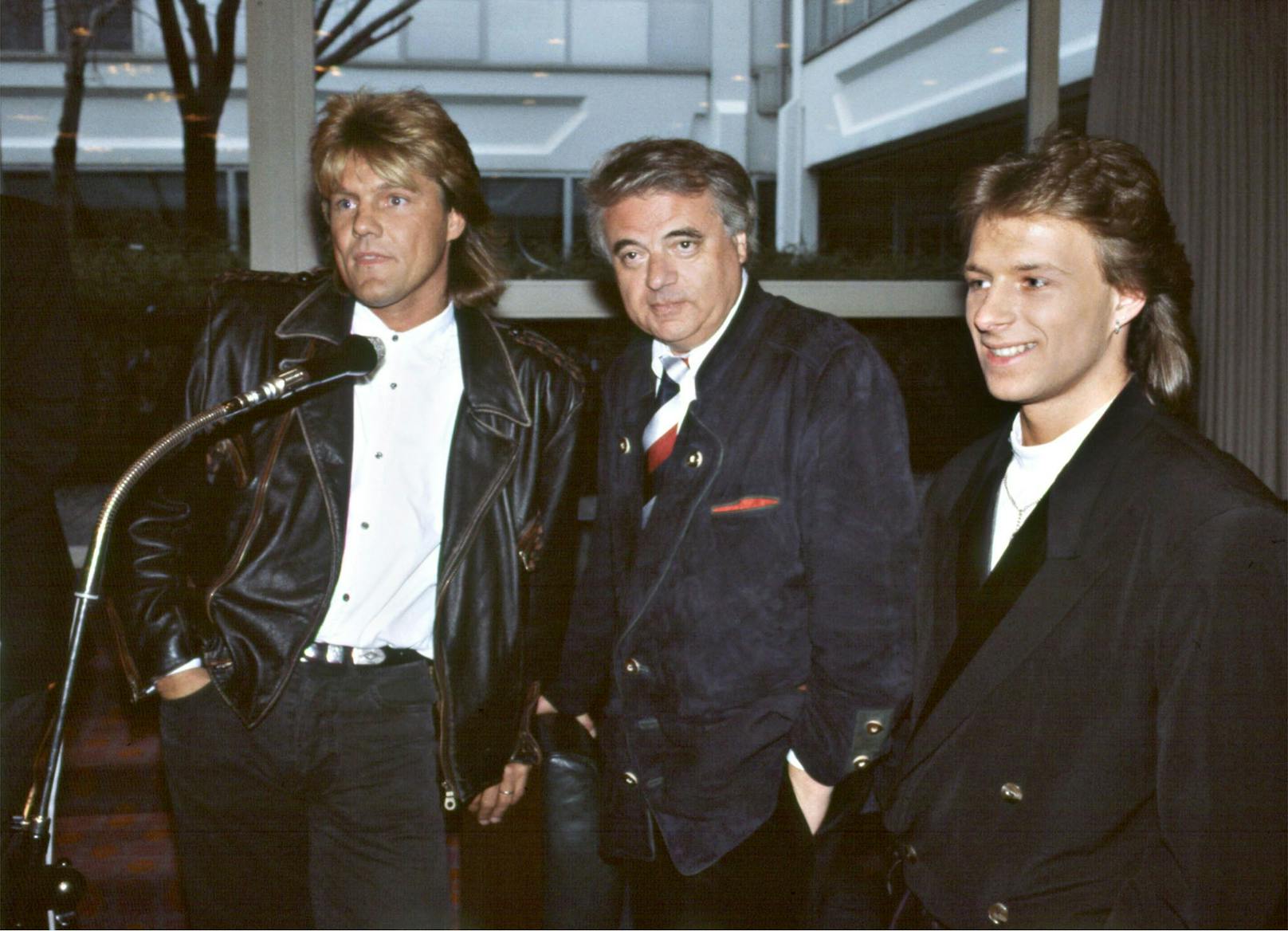 Vorstellung des österreichischen Teilnehmers beim Eurovision Song Contest (ESC) in Lausanne 1989: Beierlein mit Thomas Forstner (rechts) und Dieter Bohlen.