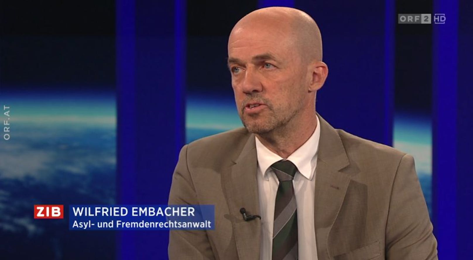 Tina-Anwalt Wilfried Embacher zu Gast im ZIB2-Studio bei Armin Wolf am 16. August 2022.