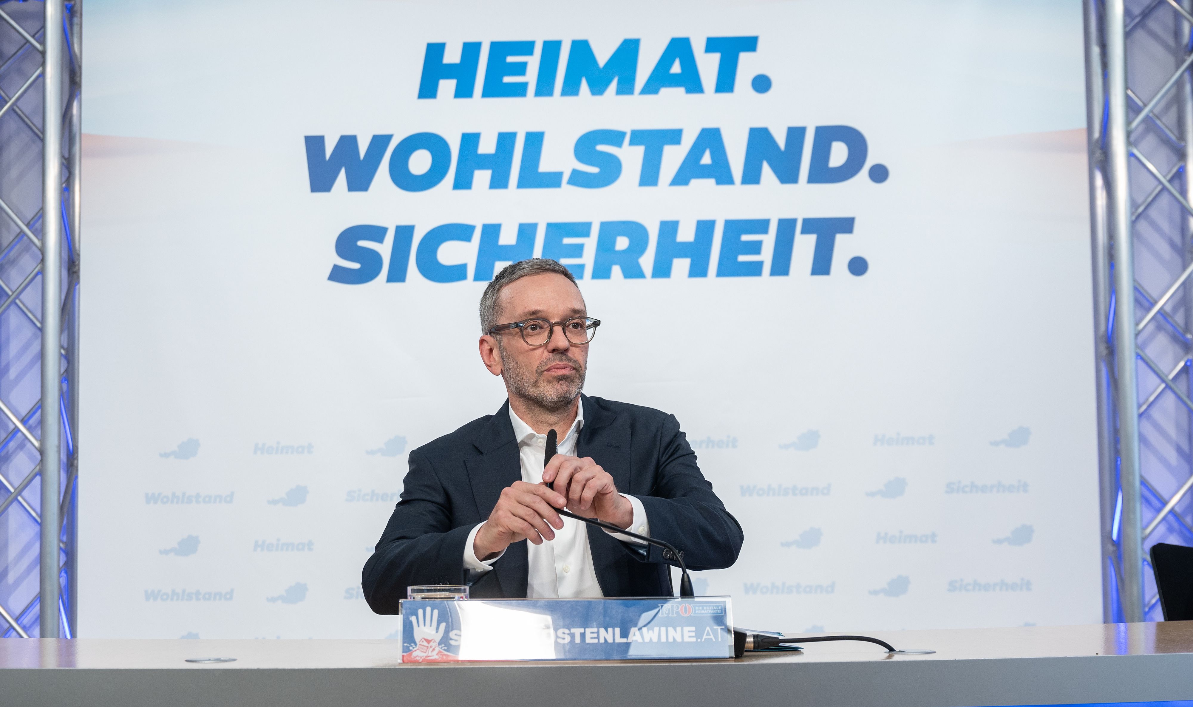 Nachdem Herbert Kickl die Kirchen aufrief, angesichts der Teuerung die Kirchenbeiträge auszusetzen, fordert die Altkatholische Kirche nun eine Aussetzung der FPÖ-Mitgliedsbeiträge.