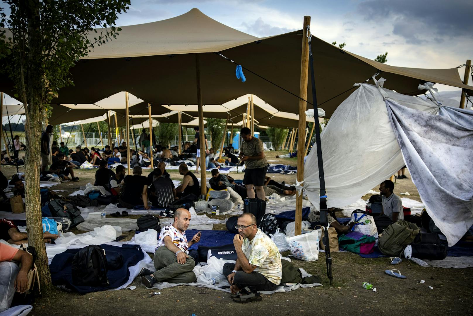 Es gibt keine Plätze mehr für Asylwerber in Ter Apel. Statusinhaber, die in den Niederlanden bleiben dürfen, können kein Haus bekommen und sind daher gezwungen, weiterhin in einem Asylbewerberzentrum zu leben.