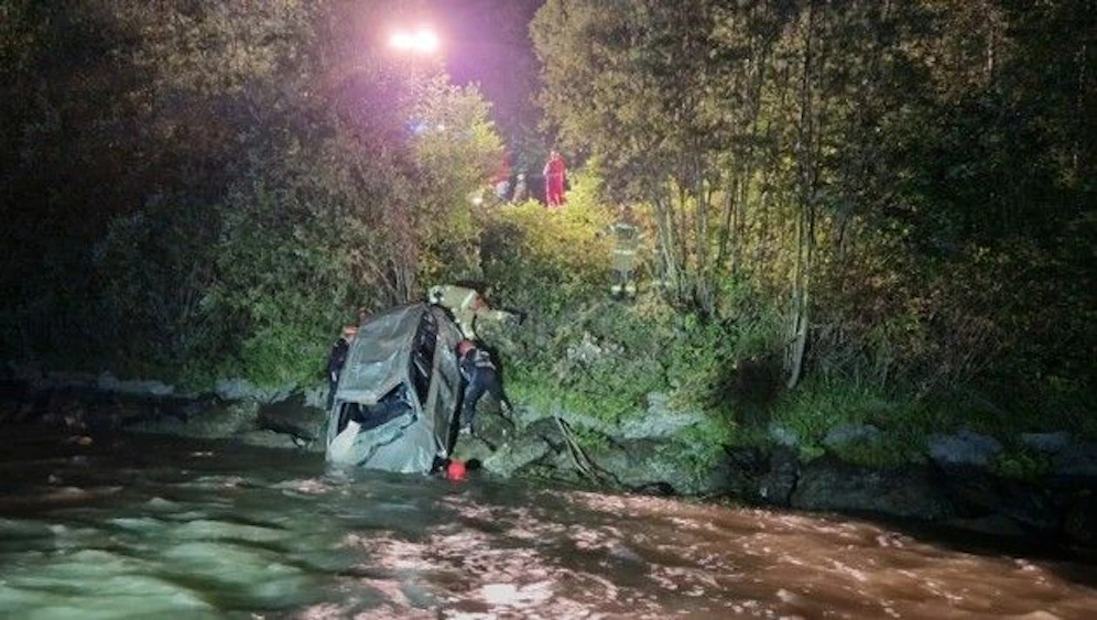 Der Lenker hatte riesiges Glück im Unglück, wurde nur leicht verletzt.
