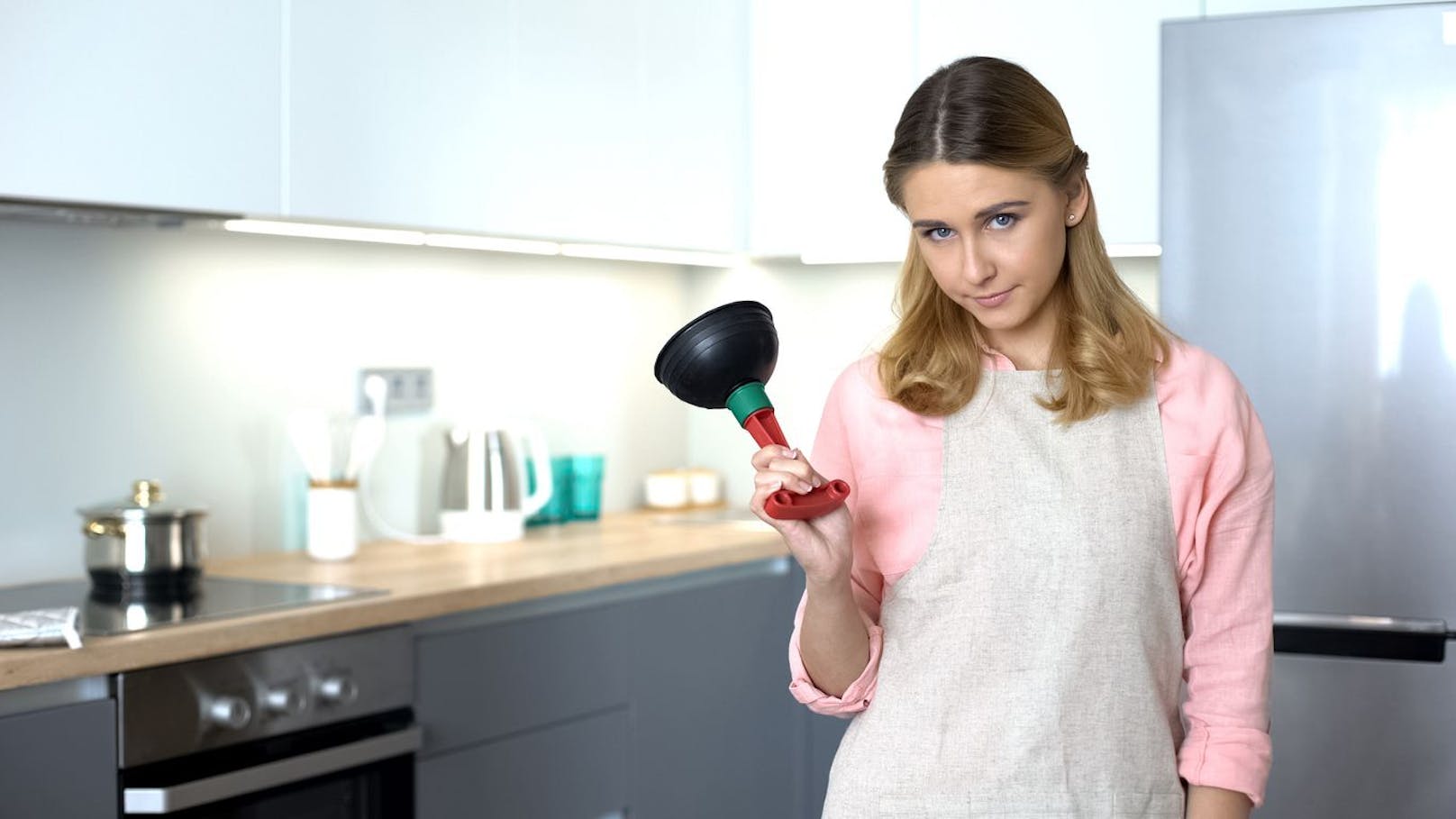 Etwa 61 Prozent der Frauen sind davon gestört, wenn ihr Partner nach dem Wasserlassen nicht spült.