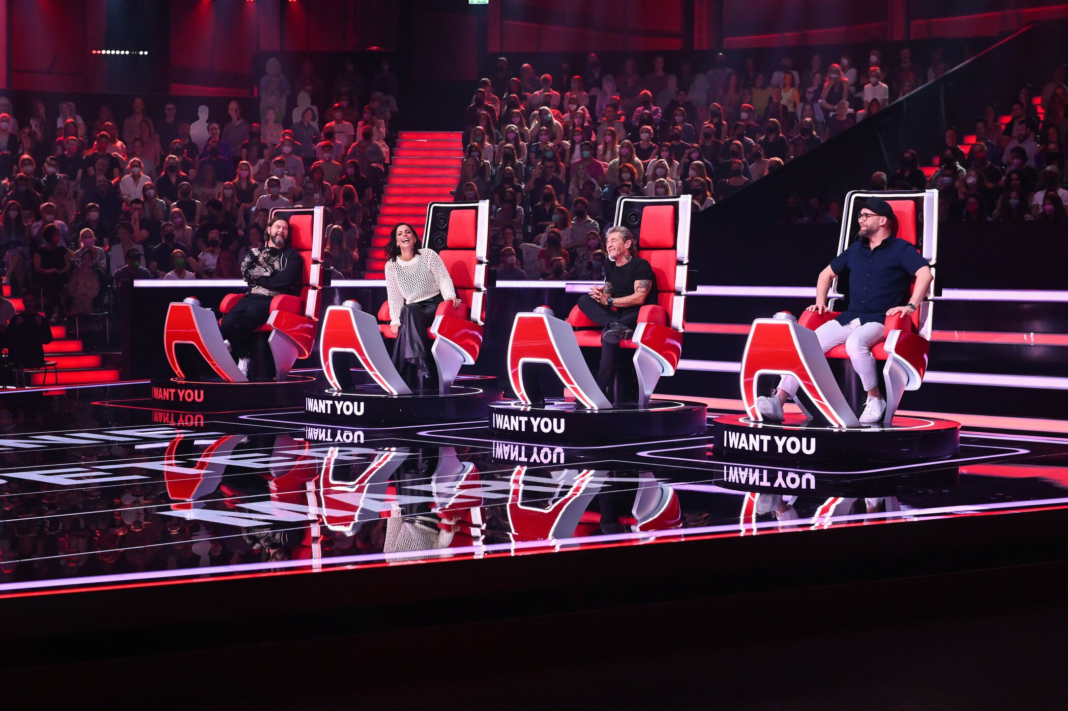 Titel: The Voice of Germany; Staffel: 12; Person: Rea Garvey; Stefanie Kloß; Peter Maffay; Mark Forster; Copyright: ProSieben/SAT.1/André Kowalski; Fotograf: Andre Kowalski; Bildredakteur: Nadine Vaders; Dateiname: 2522809.jpg; Rechtehinweis: Dieses Bild darf bis eine Woche nach Ausstrahlung honorarfrei fuer redaktionelle Zwecke und nur im Rahmen der Programmankuendigung verwendet werden. Spaetere Veroeffentlichungen sind nur nach Ruecksprache und ausdruecklicher Genehmigung der Seven.One Entertainment Group GmbH moeglich. Nicht fuer EPG! Verwendung nur mit vollstaendigem Copyrightvermerk. Das Foto darf nicht veraendert, bearbeitet und nur im Ganzen verwendet werden. Es darf nicht archiviert werden. Es darf nicht an Dritte weitergeleitet werden. Aneinanderreihung/Zusammenlegung/Kopplung von Bildern zum Zweck der Erstellung von Slide-Shows o.ä. nicht gestattet; Verbindung/Einfügen/Anfügen von Werbung nicht gestattet.  Bei Fragen: foto@seven.one Voraussetzung fuer die Verwendung dieser Programmdaten ist die Zustimmung zu den Allgemeinen Geschaeftsbedingungen der Presselounges der Sender der Seven.One Entertainment Group GmbH. 