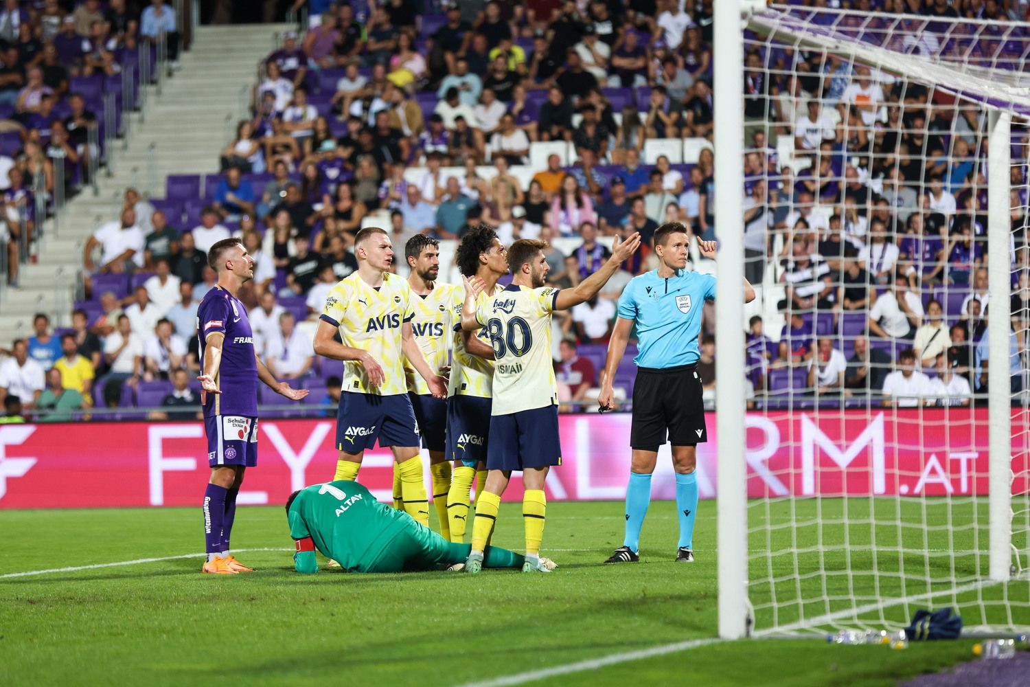 Wurfgeschoss-Skandal in Favoriten