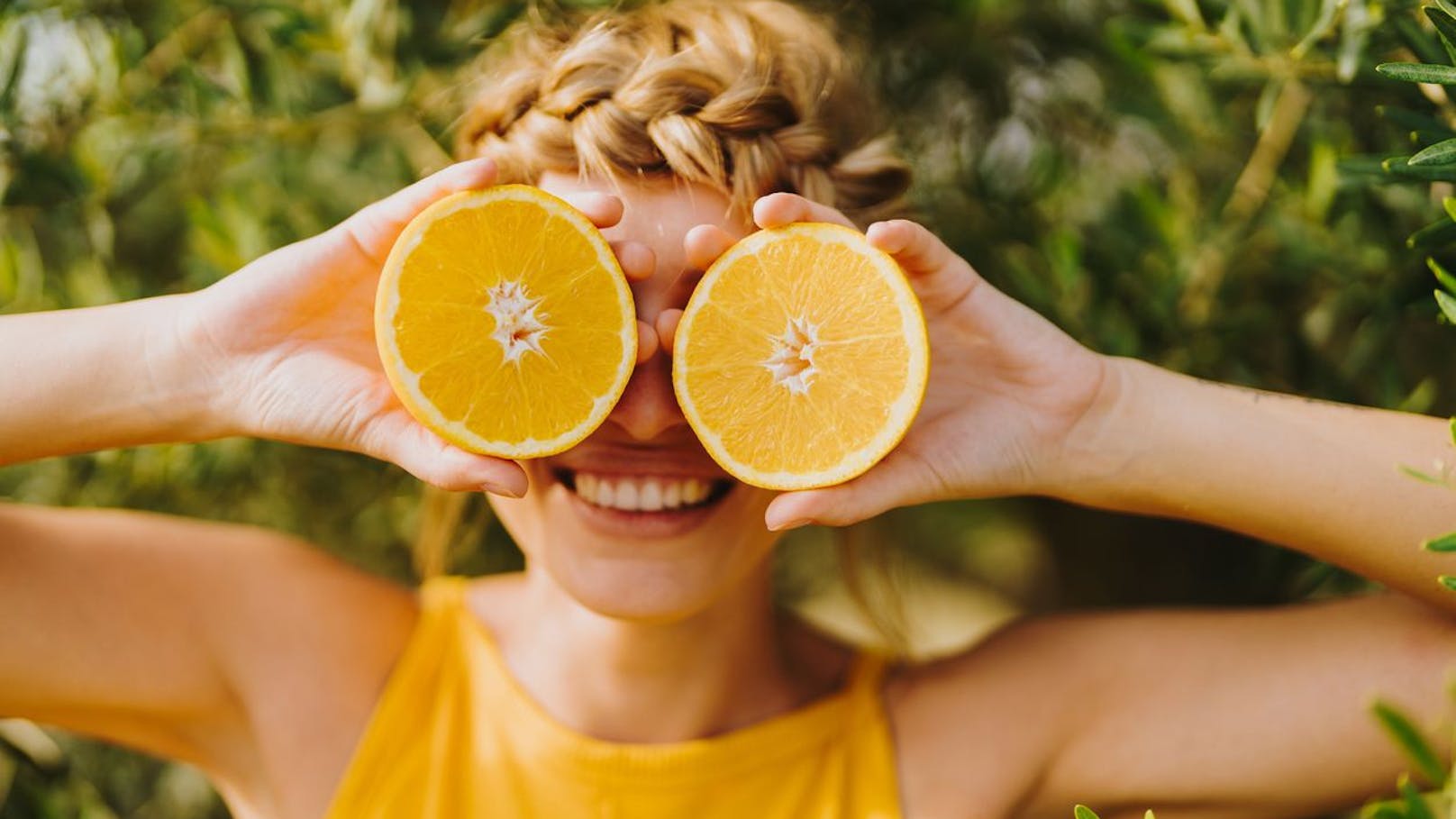 Orangen sind nicht nur ein fruchtiger Genuss, sie wirken auch Augenerkrankungen und Sehstörungen entgegen.
