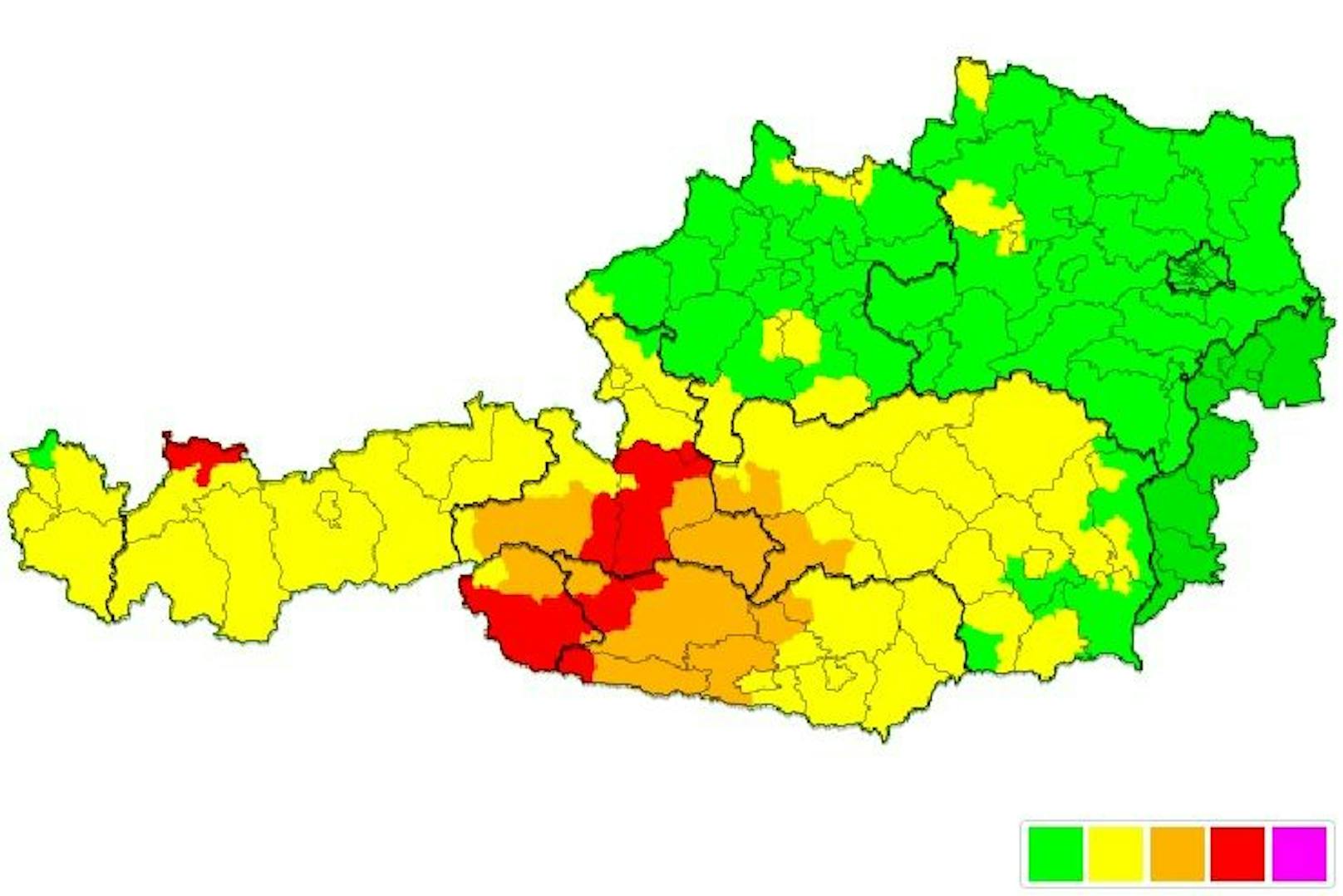 Vereinzelt herrscht bereits eine rote Unwetter-Warnung. 