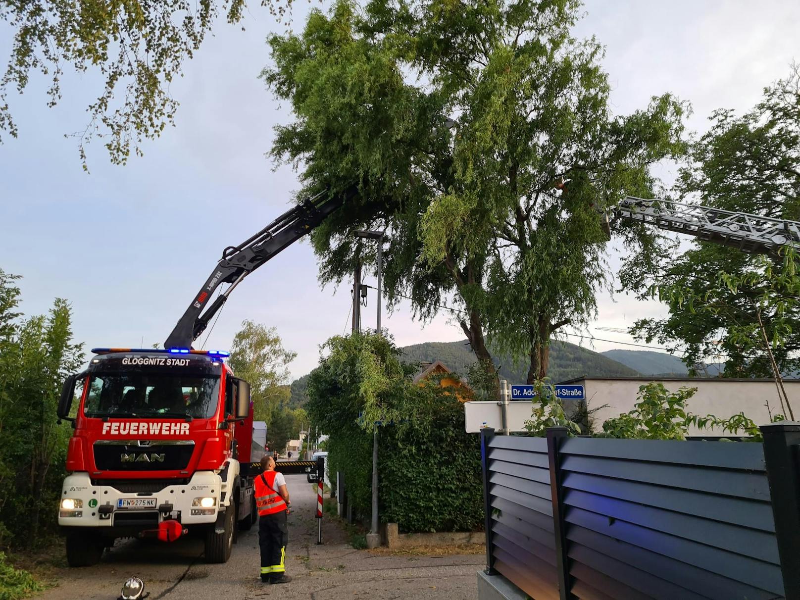 In ganz Österreich kommt es aufgrund des Orkan-Wetters zu Einsätzen der Feuerwehr.