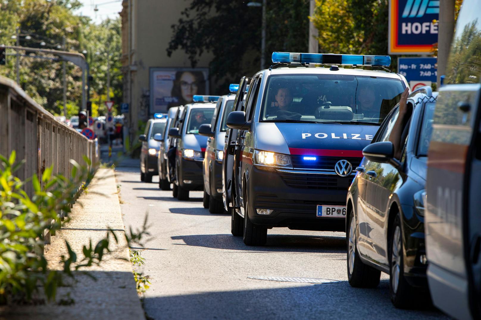 In Graz gaben sich Einbrecher zunächst als Polizisten aus. Eine Fahndung der echten Exekutive blieb erfolglos. Symbolbild.