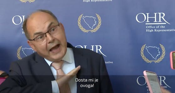 "Es reicht mir! " brüllte der internationale Bosnien-Beauftragte Christian Schmidt bei einer Pressekonferenz vor laufender Kamera.