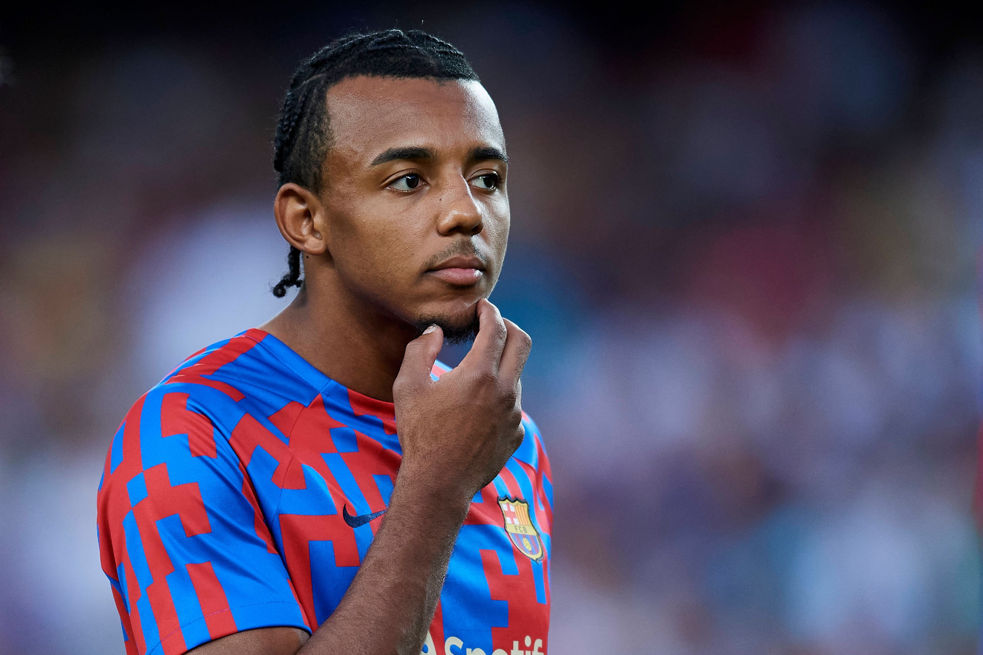 Neuzugang Jules Kounde fehlt die Spielerlaubnis der Liga. 